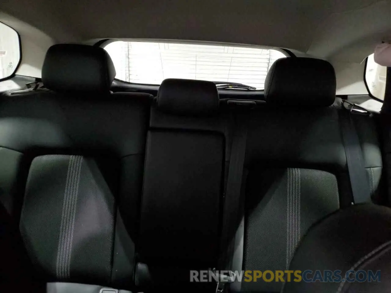10 Photograph of a damaged car 7MMVABBM5RN170871 MAZDA CX-50 PREF 2024