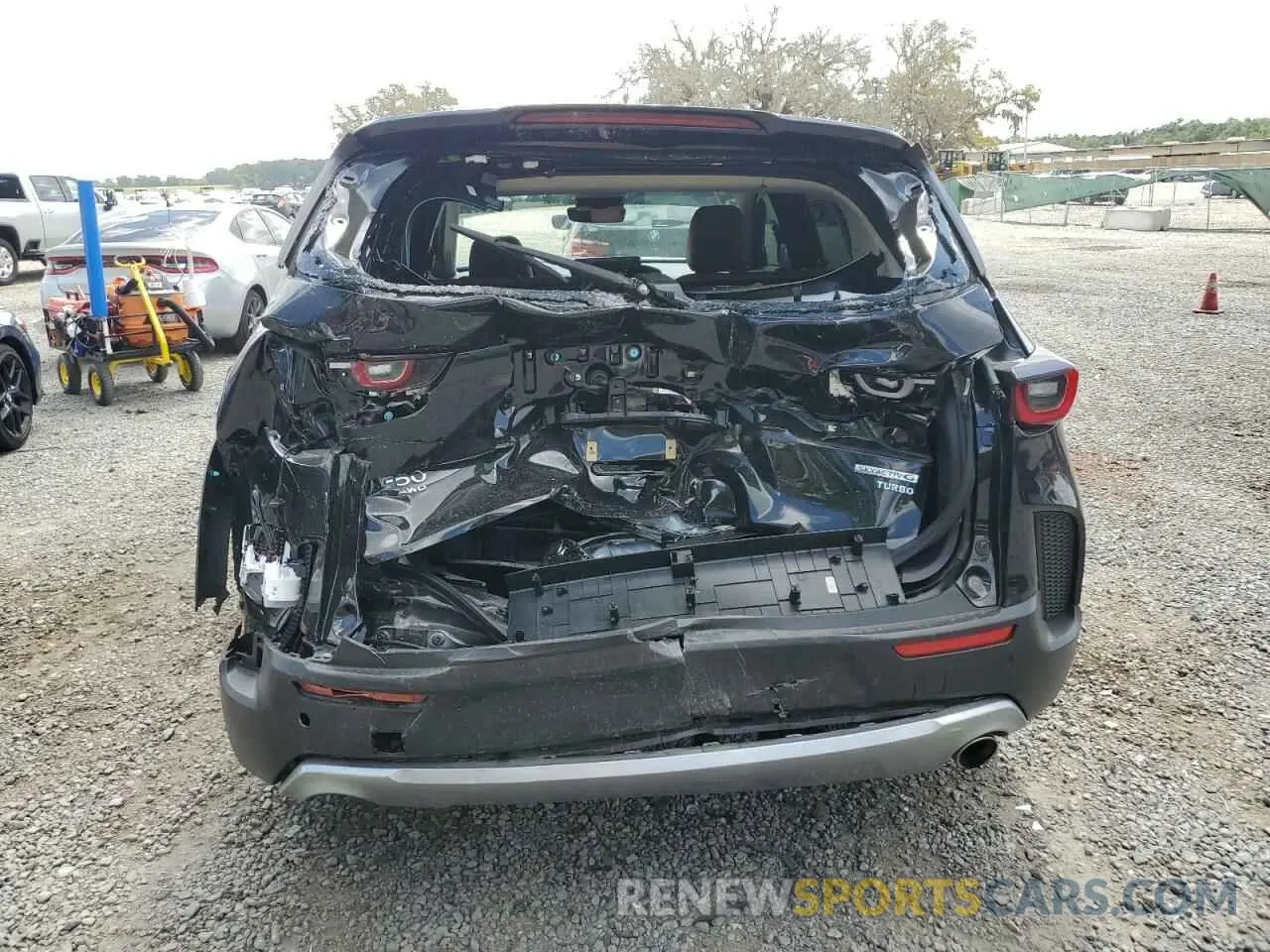 6 Photograph of a damaged car 7MMVABEY5PN117180 MAZDA CX-50 PREM 2023