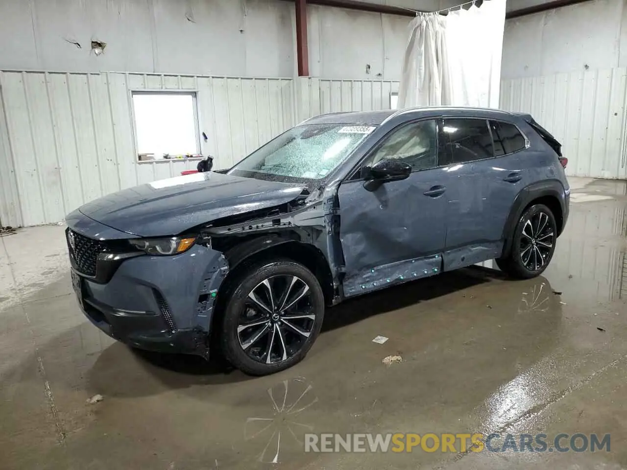 1 Фотография поврежденного автомобиля 7MMVABEM8RN183352 MAZDA CX-50 PREM 2024