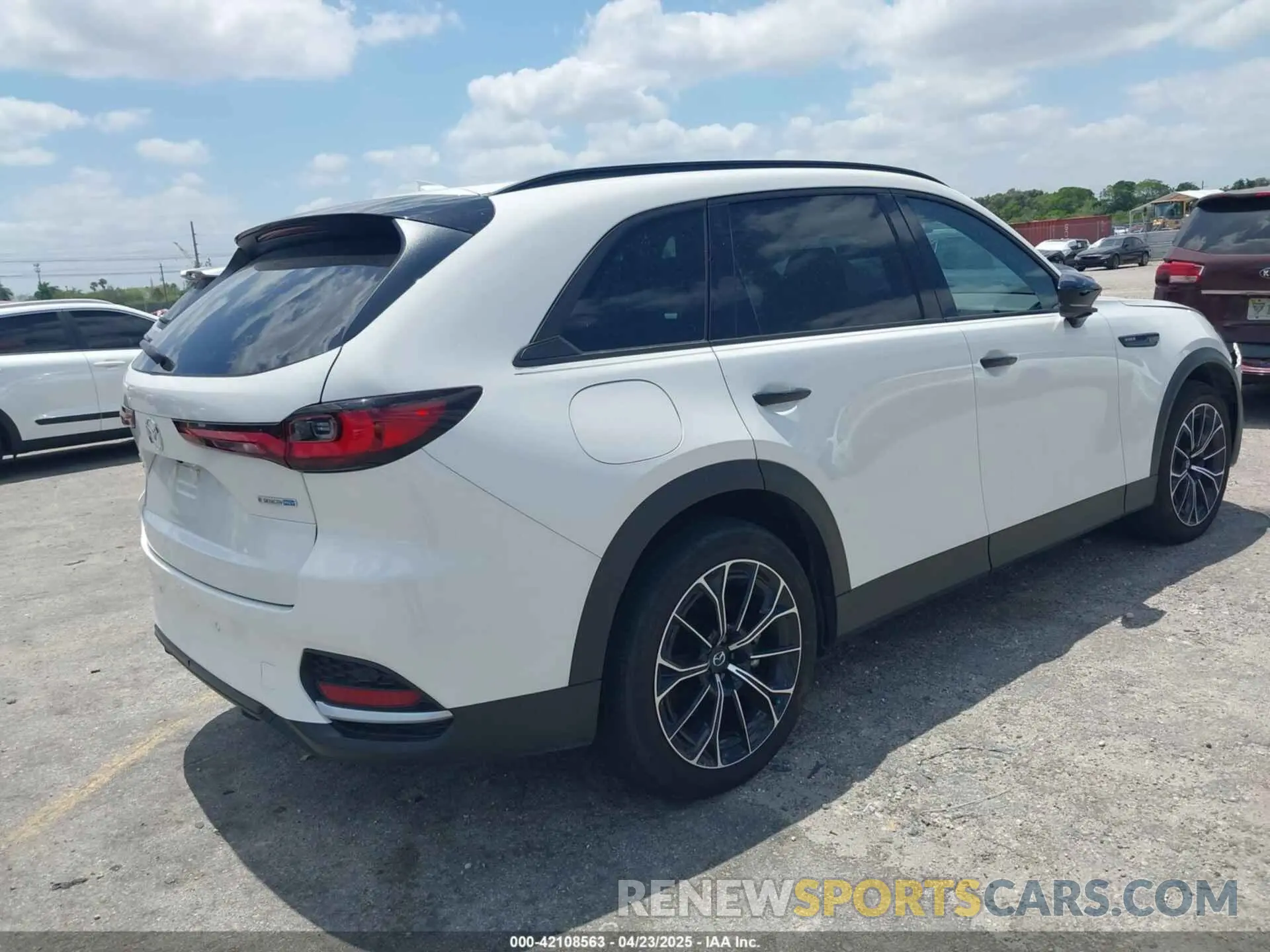 4 Photograph of a damaged car JM3KJEHASS1103427 MAZDA CX-70 PHEV 2025