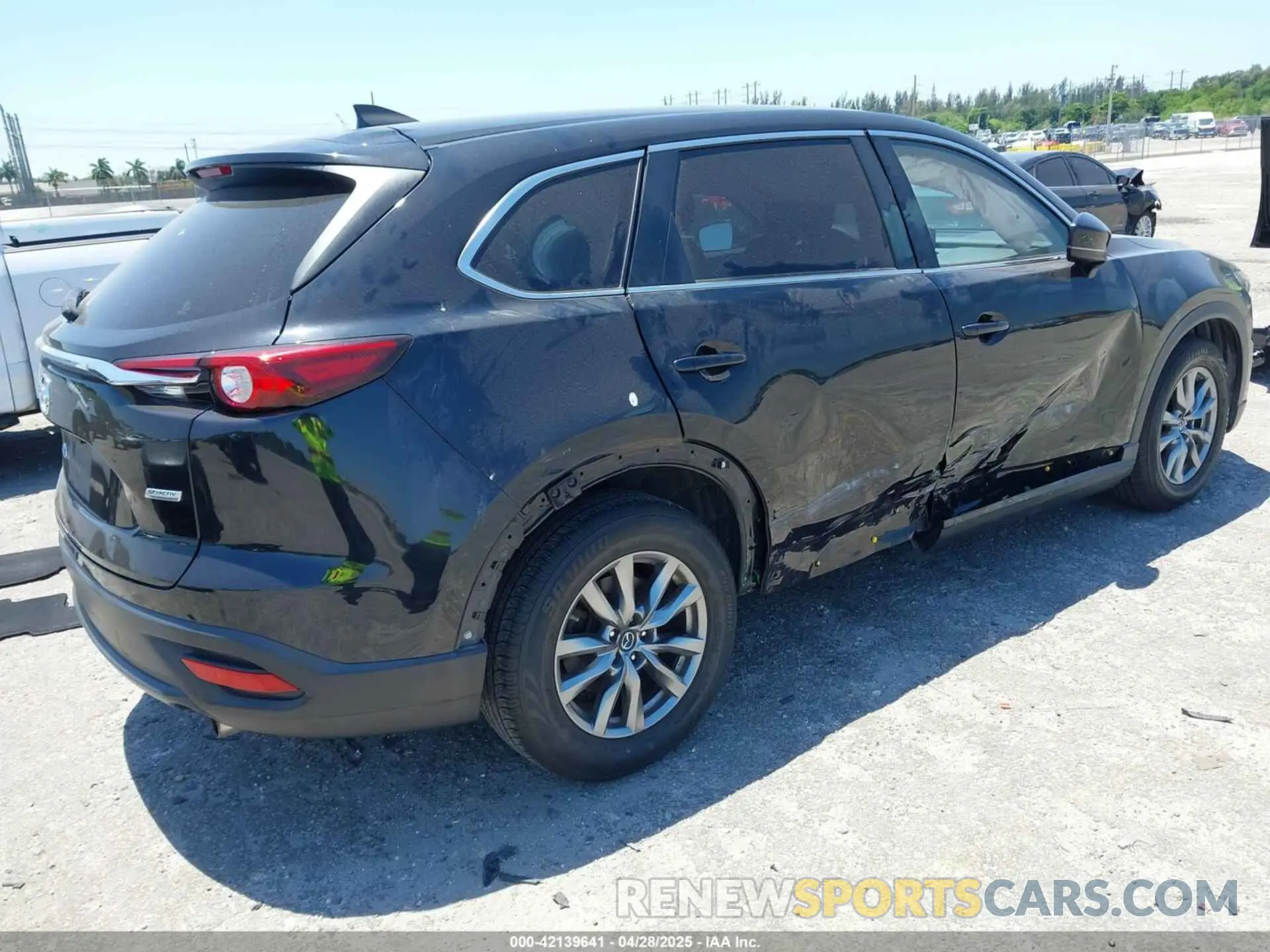 4 Photograph of a damaged car JM3TCABY3K0334837 MAZDA CX-9 2019
