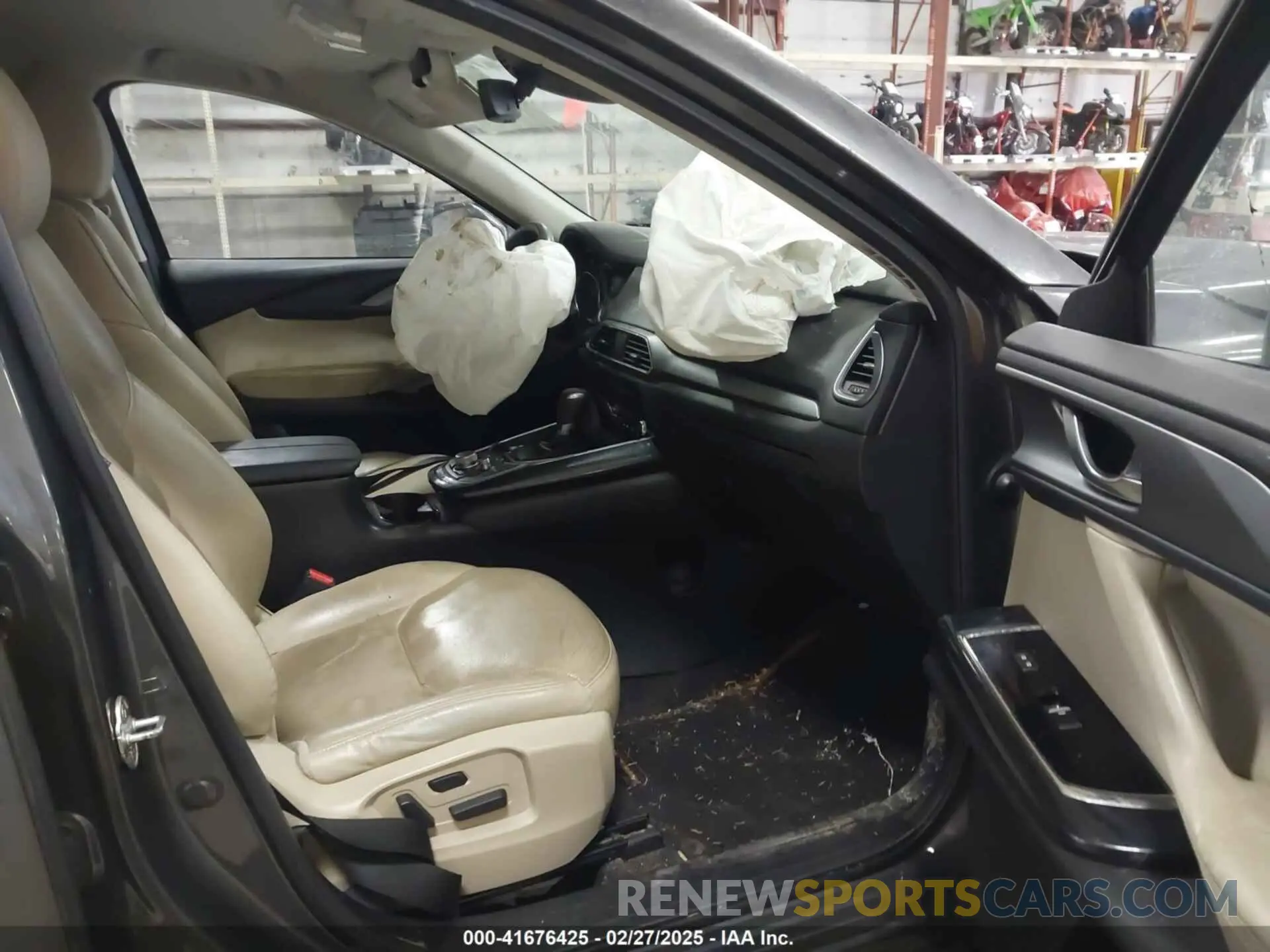 5 Photograph of a damaged car JM3TCBCY3K0305147 MAZDA CX-9 2019