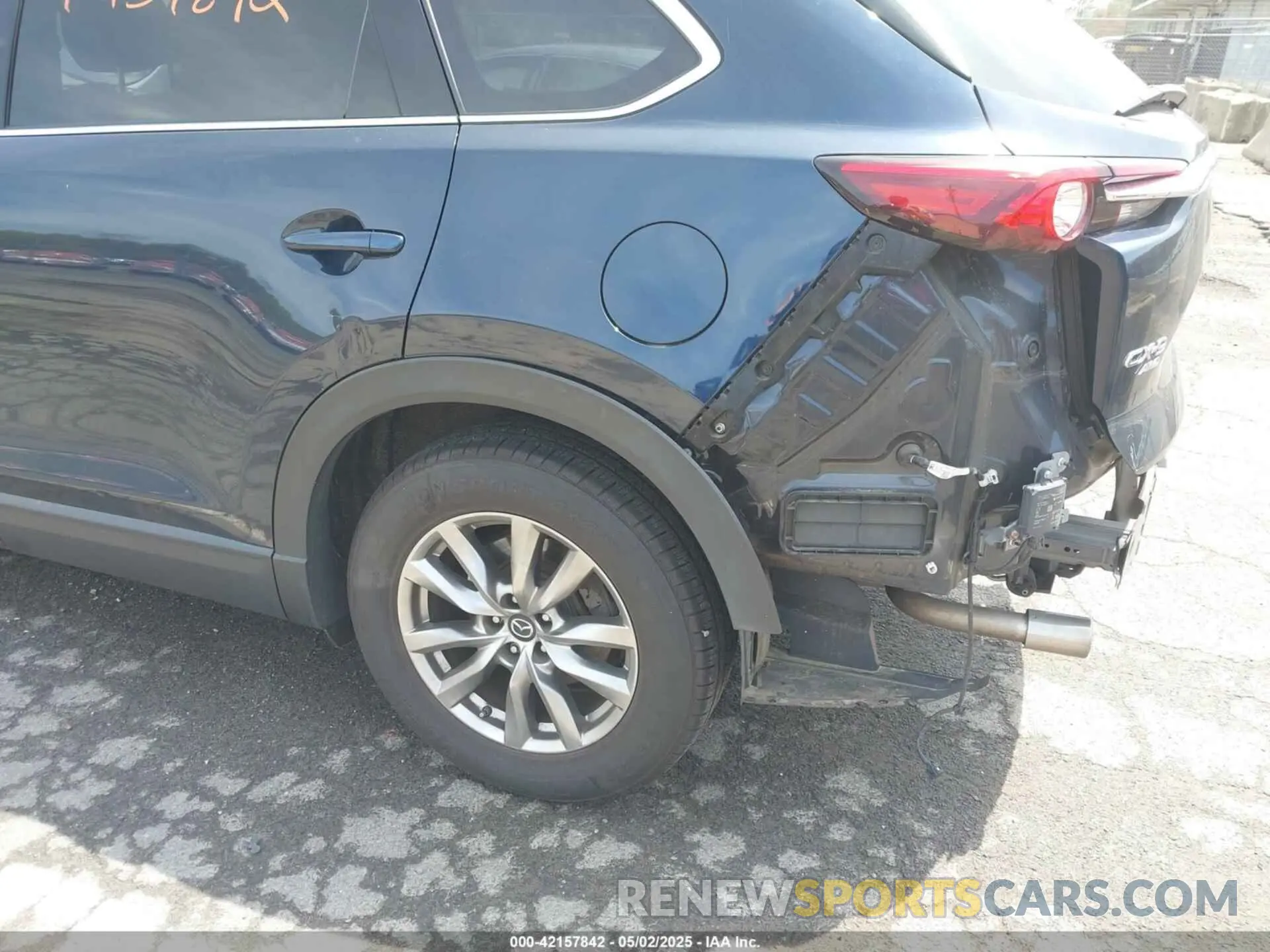 18 Photograph of a damaged car JM3TCBCY6K0331905 MAZDA CX-9 2019