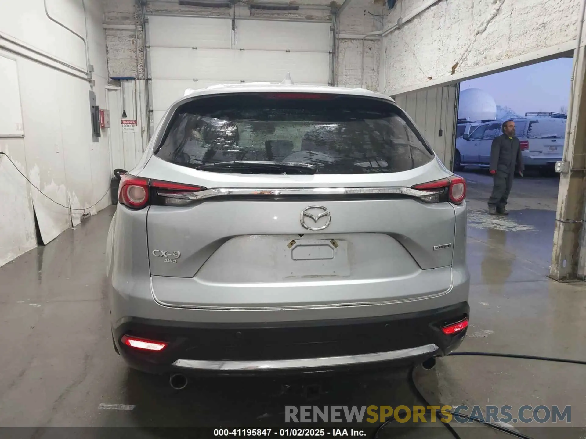 17 Фотография поврежденного автомобиля JM3TCBDY3L0410545 MAZDA CX-9 2020