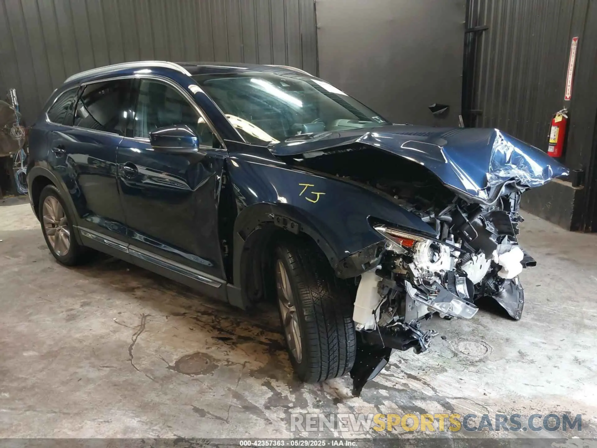 1 Фотография поврежденного автомобиля JM3TCBDY4L0403376 MAZDA CX-9 2020