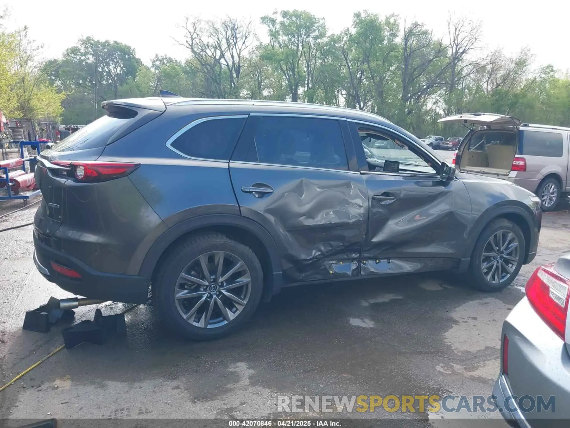 14 Photograph of a damaged car JM3TCBEYXL0402053 MAZDA CX-9 2020