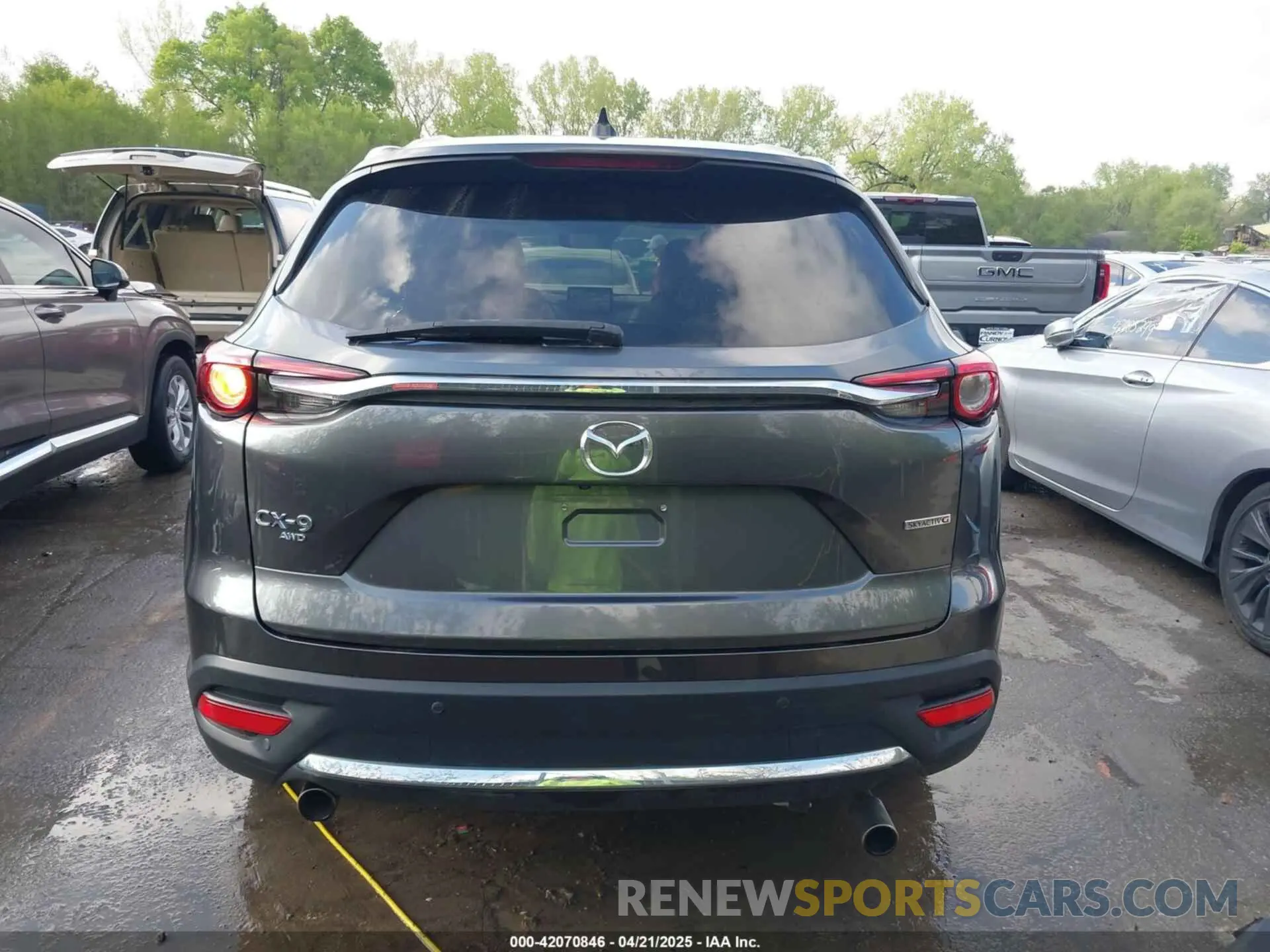 17 Photograph of a damaged car JM3TCBEYXL0402053 MAZDA CX-9 2020