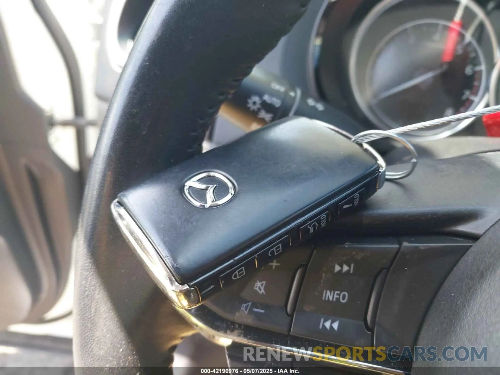 11 Фотография поврежденного автомобиля JM3TCBCYXM0521323 MAZDA CX-9 2021