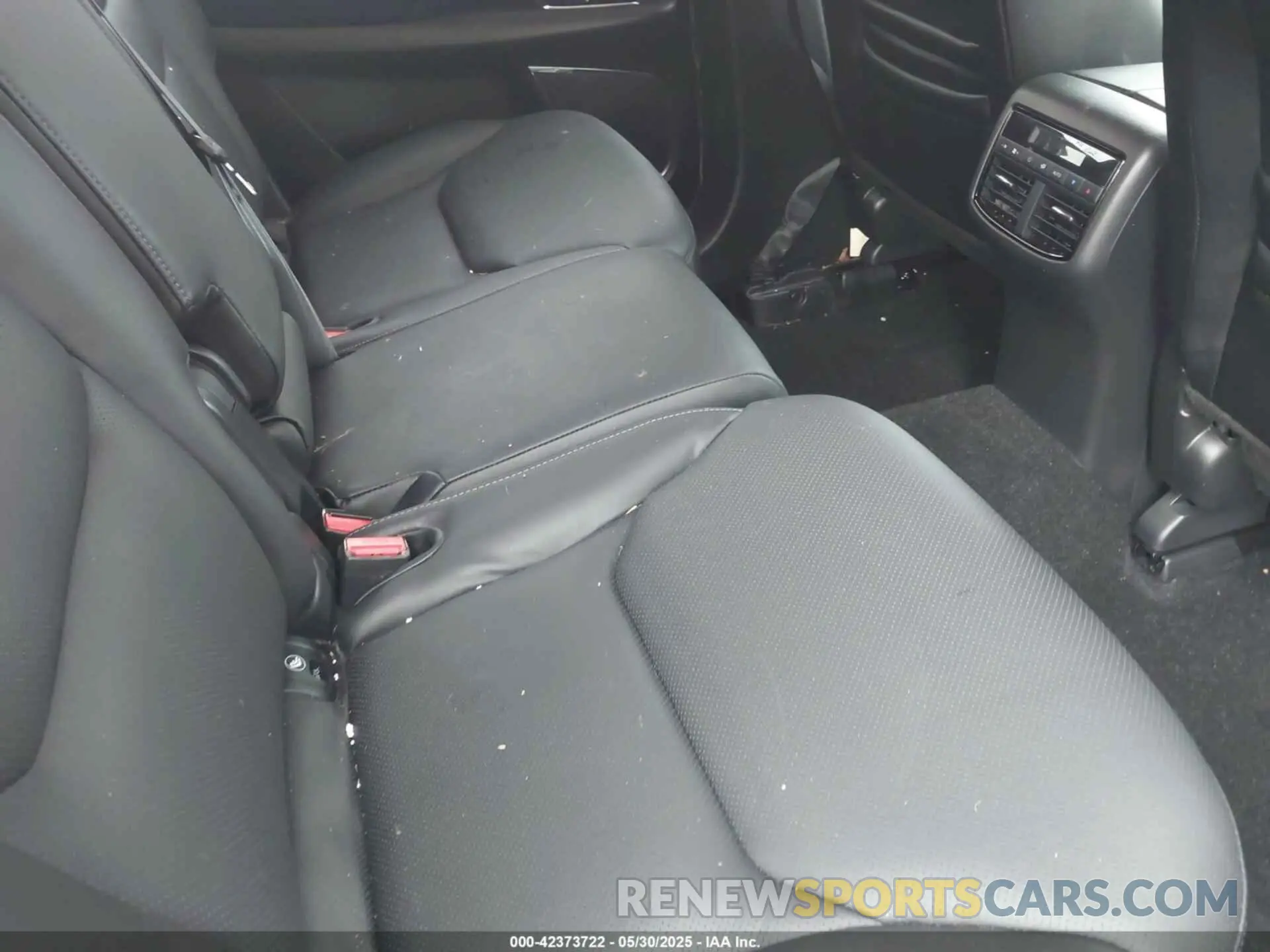 8 Photograph of a damaged car JM3TCBAY2N0619279 MAZDA CX-9 2022