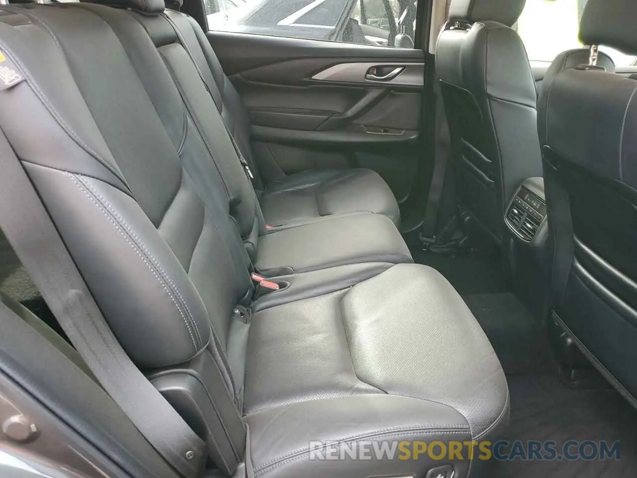 11 Photograph of a damaged car JM3TCBCYXN0613680 MAZDA CX-9 2022
