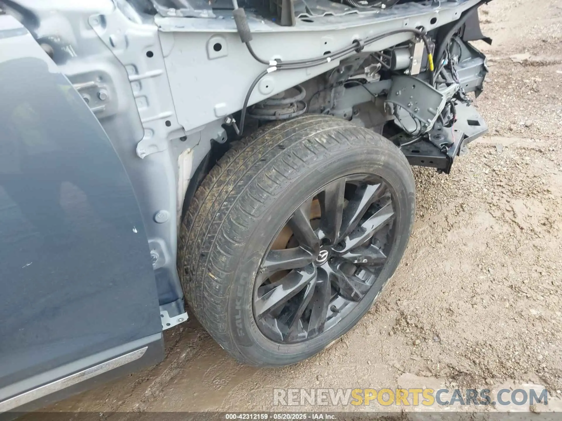 18 Photograph of a damaged car JM3TCBDY0N0615968 MAZDA CX-9 2022