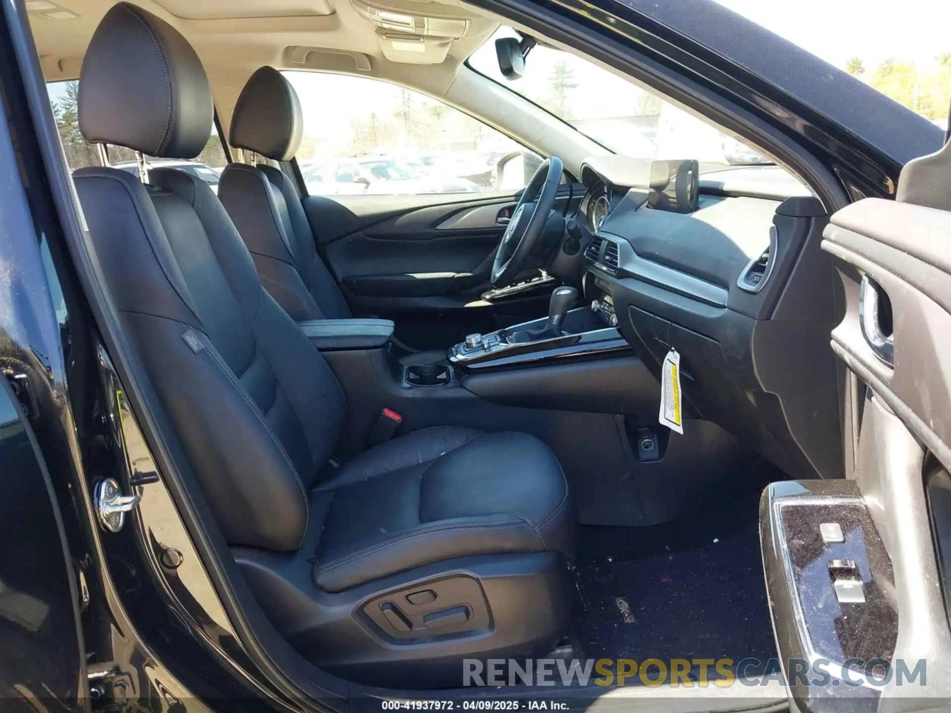5 Photograph of a damaged car JM3TCBCY1P0644397 MAZDA CX-9 2023