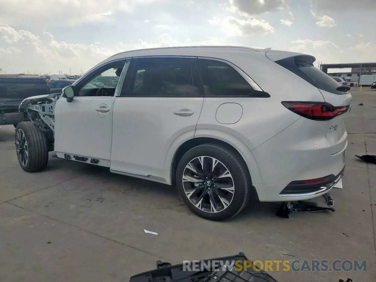 2 Фотография поврежденного автомобиля JM3KK1HC0R1170641 MAZDA CX-90 2024