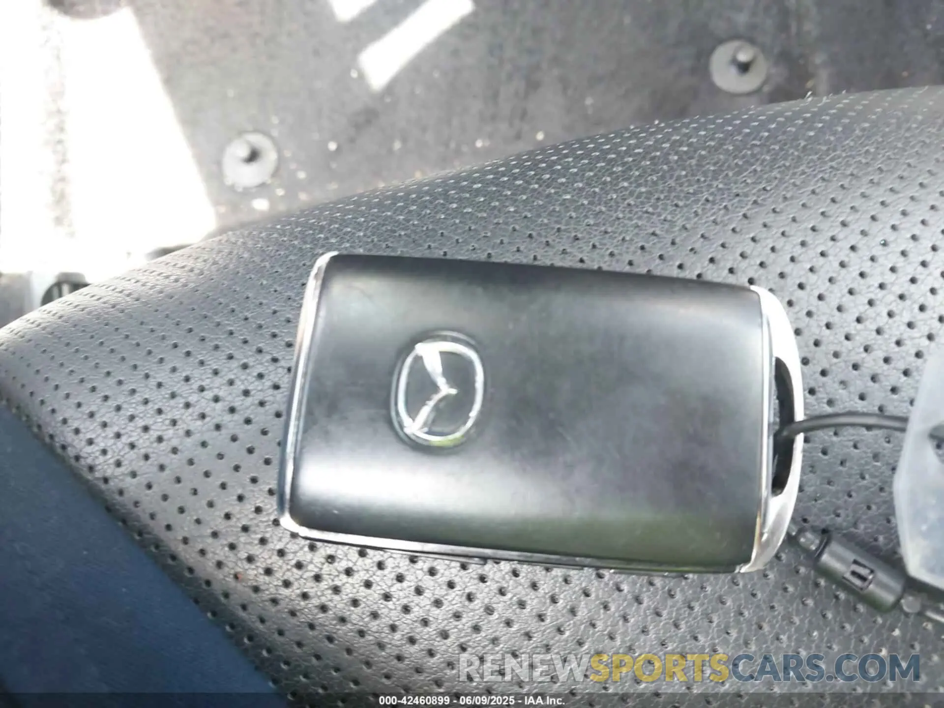 11 Фотография поврежденного автомобиля JM3KK1HC5R1147677 MAZDA CX-90 2024
