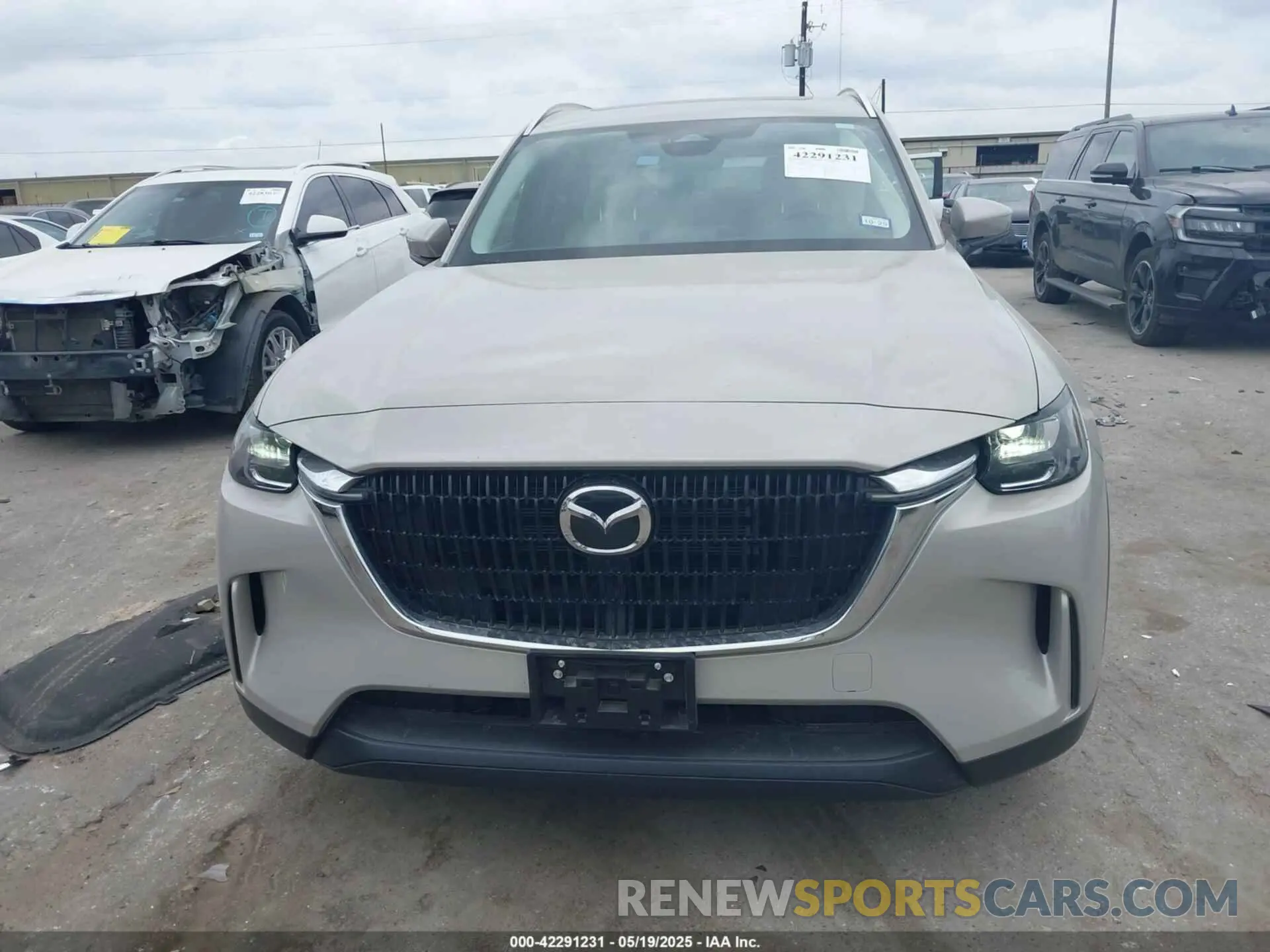 11 Photograph of a damaged car JM3KKBHD9R1114373 MAZDA CX-90 2024