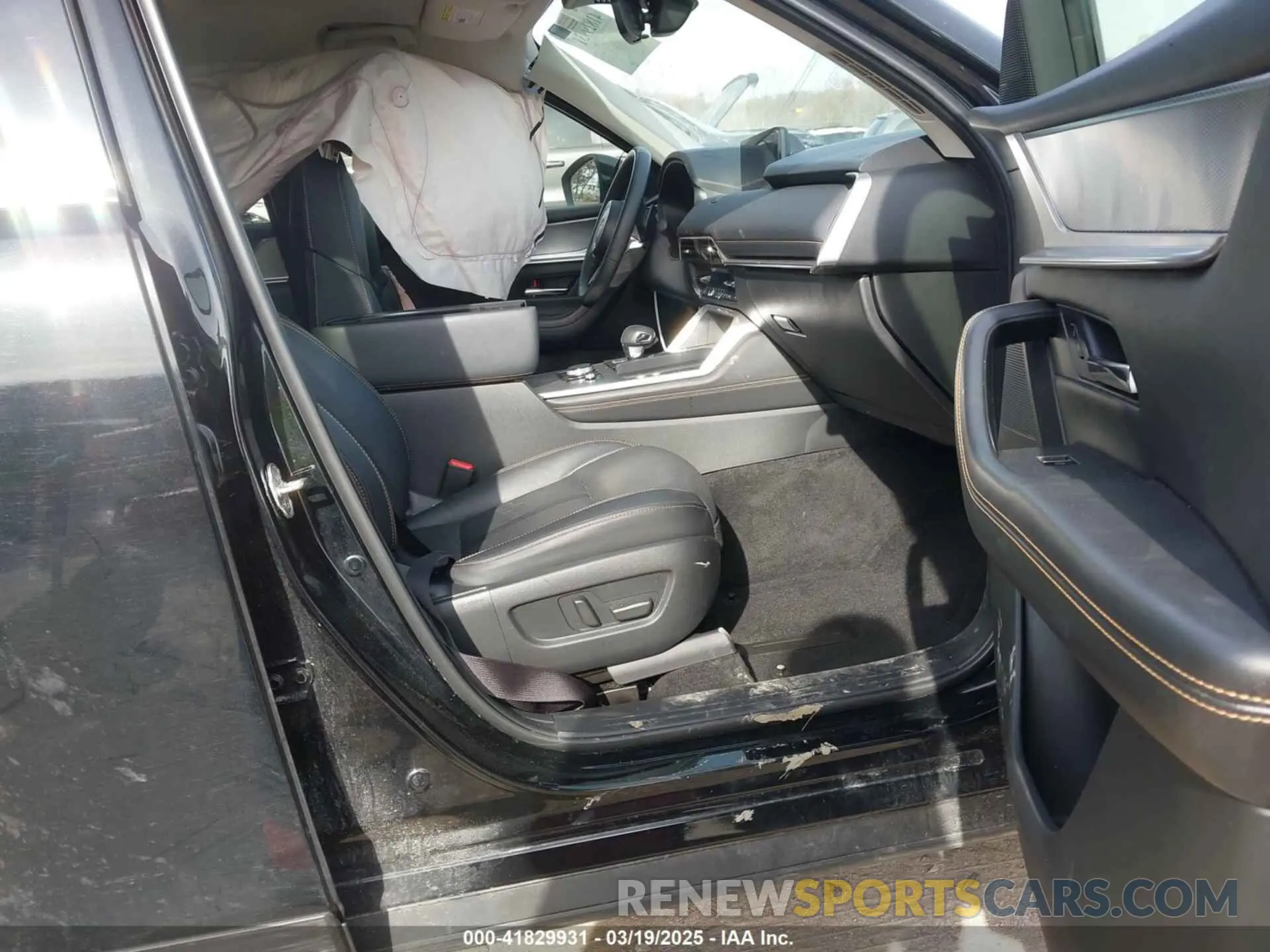 5 Photograph of a damaged car JM3KKCHD4R1138389 MAZDA CX-90 2024