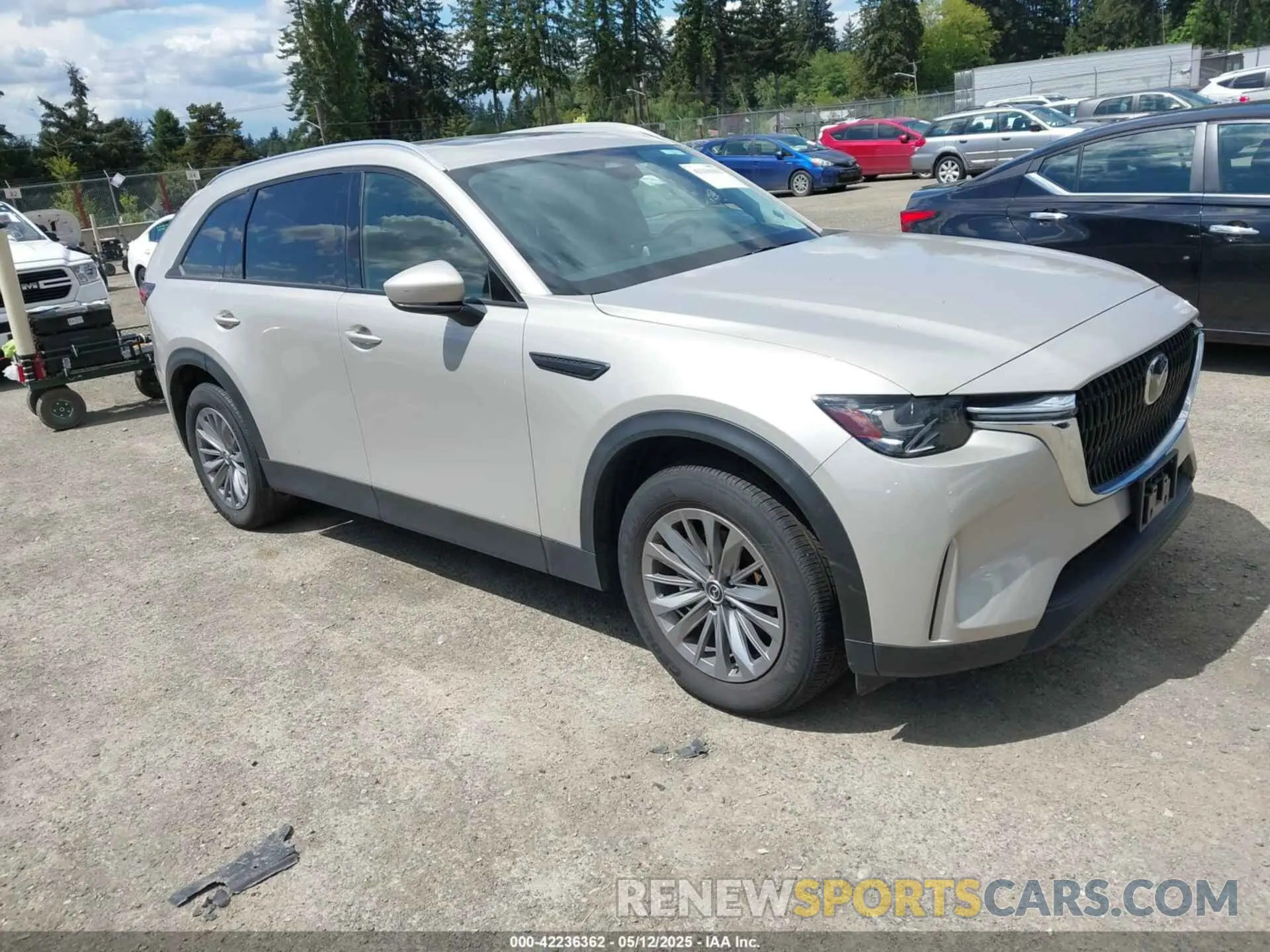 1 Фотография поврежденного автомобиля JM3KKCHD7R1117570 MAZDA CX-90 2024