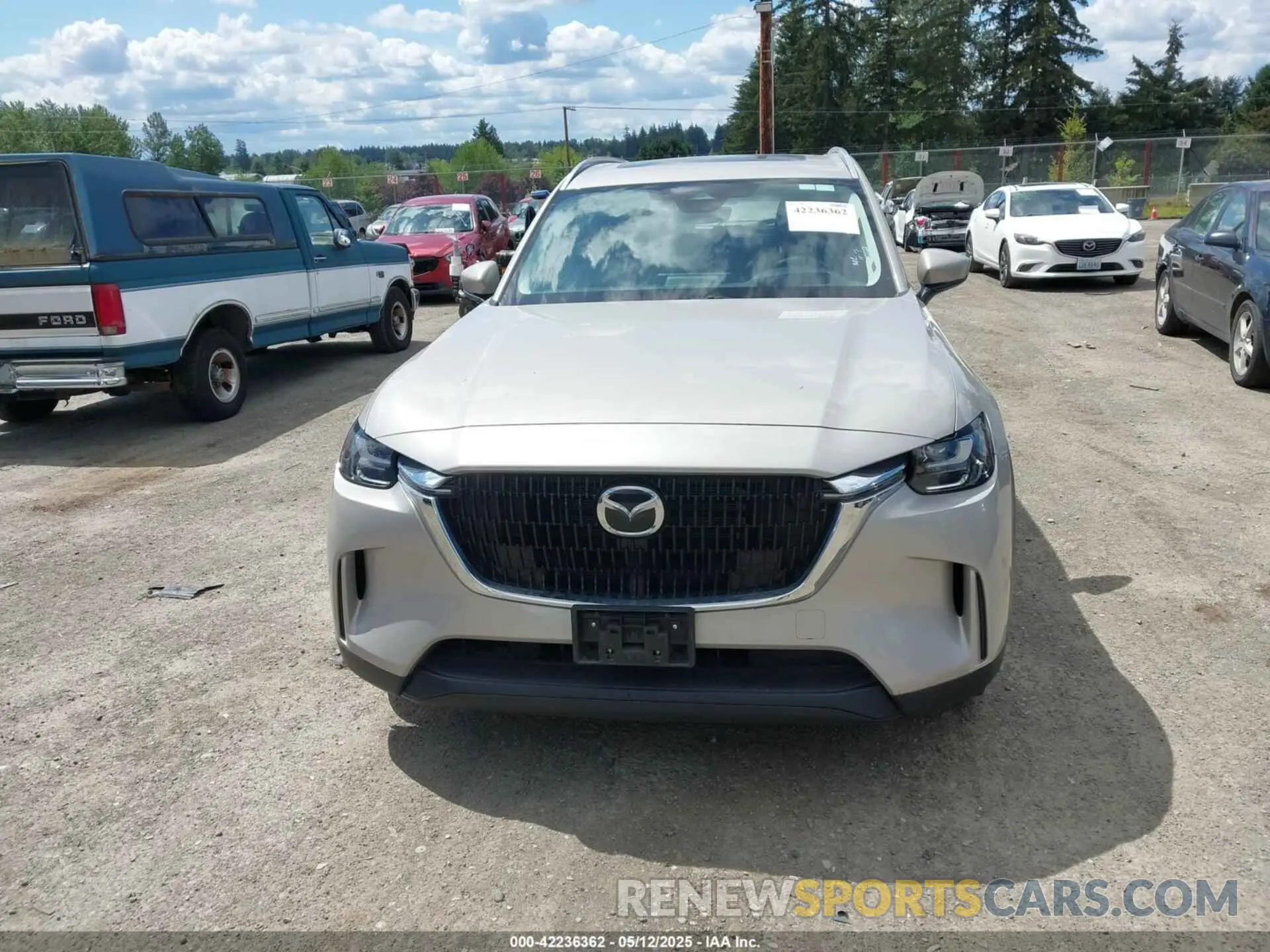12 Фотография поврежденного автомобиля JM3KKCHD7R1117570 MAZDA CX-90 2024