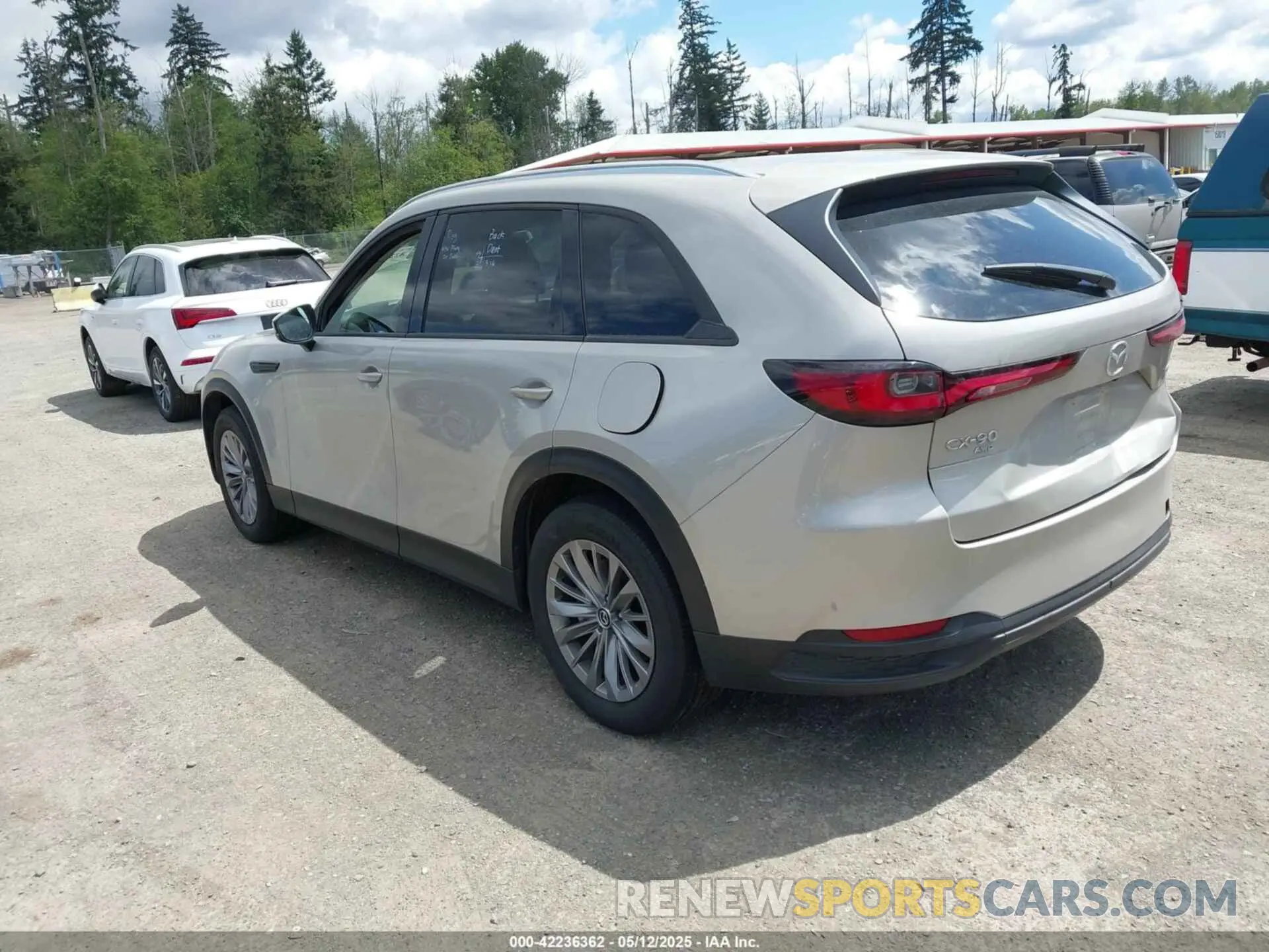 3 Фотография поврежденного автомобиля JM3KKCHD7R1117570 MAZDA CX-90 2024
