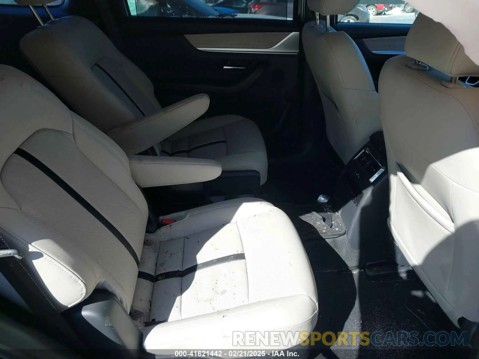 8 Photograph of a damaged car JM3KKCHD7R1166459 MAZDA CX-90 2024