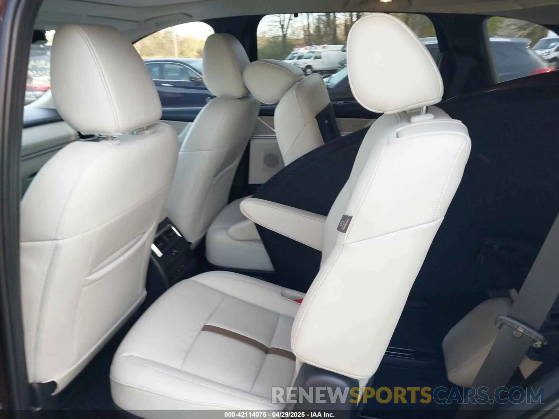 8 Фотография поврежденного автомобиля JM3KKDHC2R1101502 MAZDA CX-90 2024