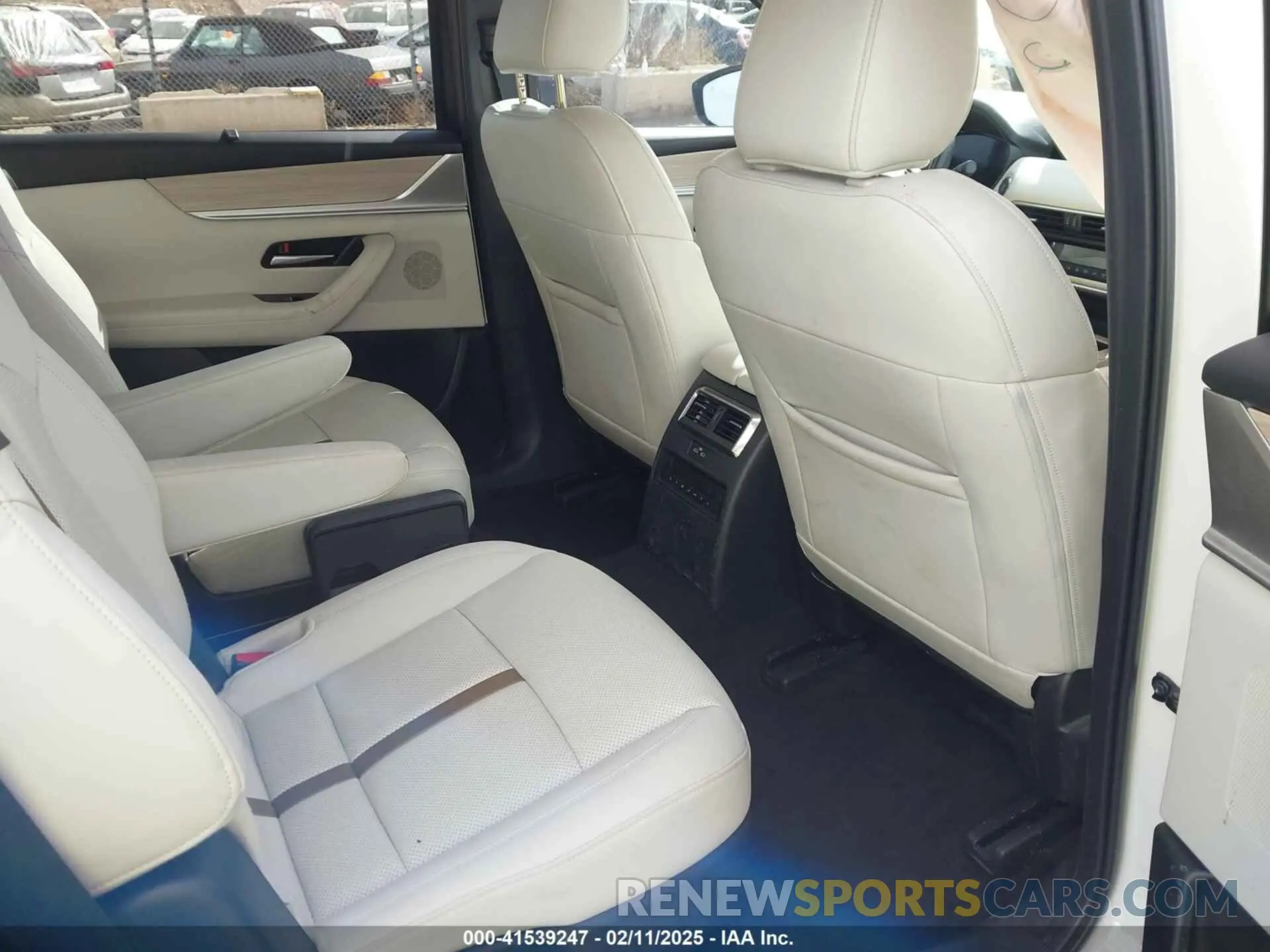 8 Photograph of a damaged car JM3KKDHC2R1122995 MAZDA CX-90 2024
