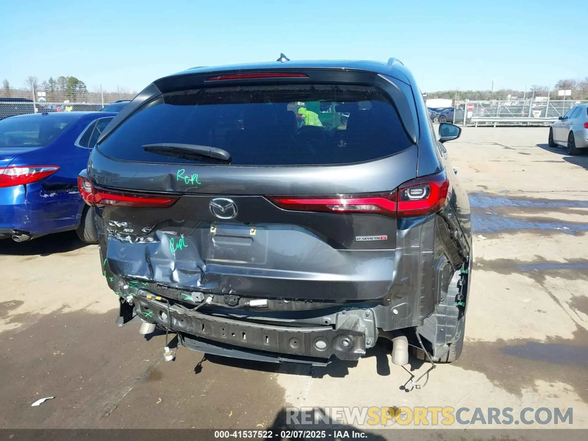 17 Фотография поврежденного автомобиля JM3KKDHC8R1112049 MAZDA CX-90 2024