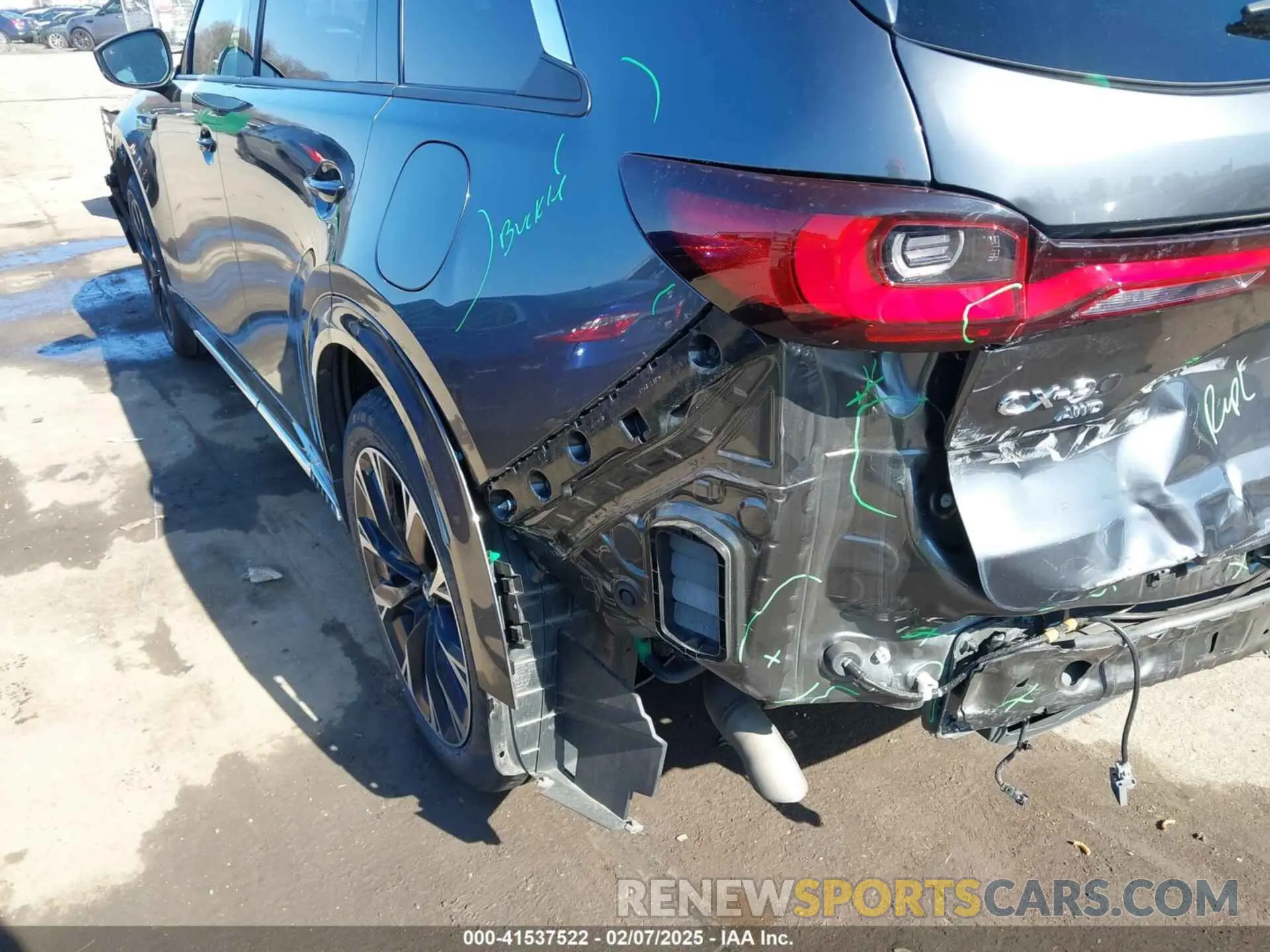 19 Фотография поврежденного автомобиля JM3KKDHC8R1112049 MAZDA CX-90 2024