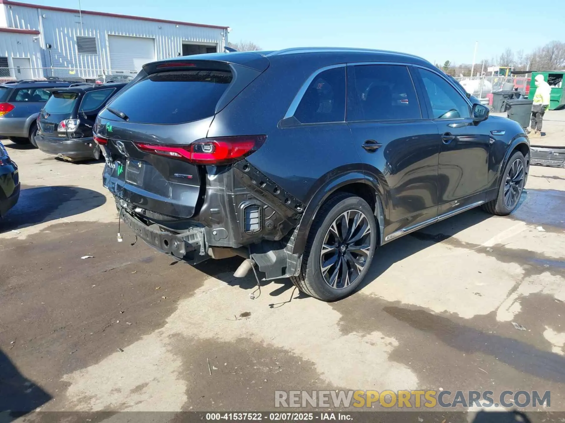 4 Фотография поврежденного автомобиля JM3KKDHC8R1112049 MAZDA CX-90 2024