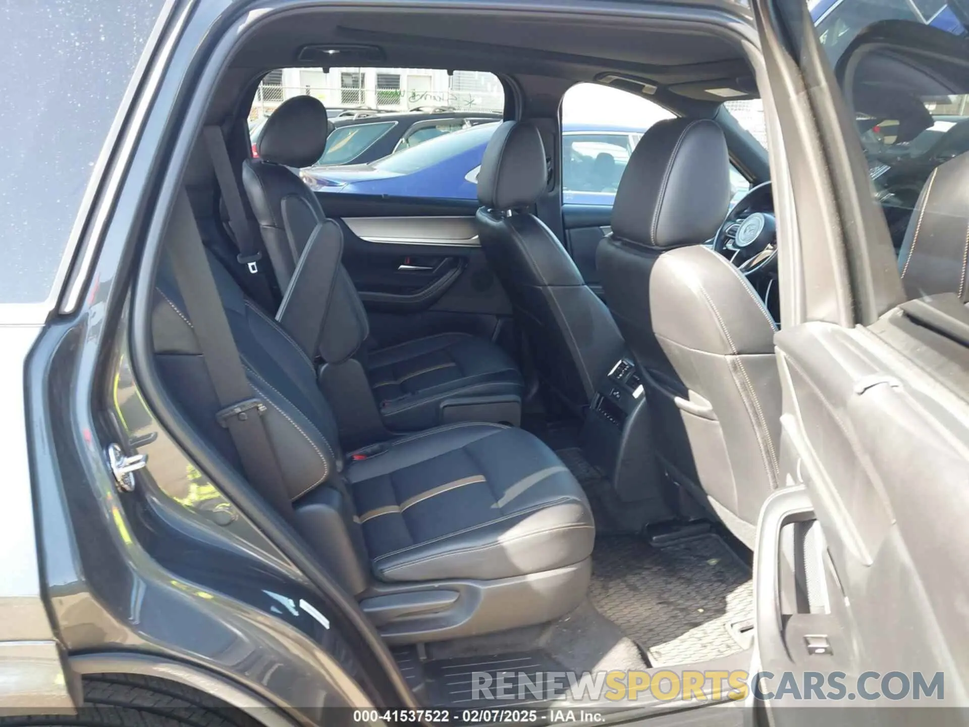 8 Фотография поврежденного автомобиля JM3KKDHC8R1112049 MAZDA CX-90 2024