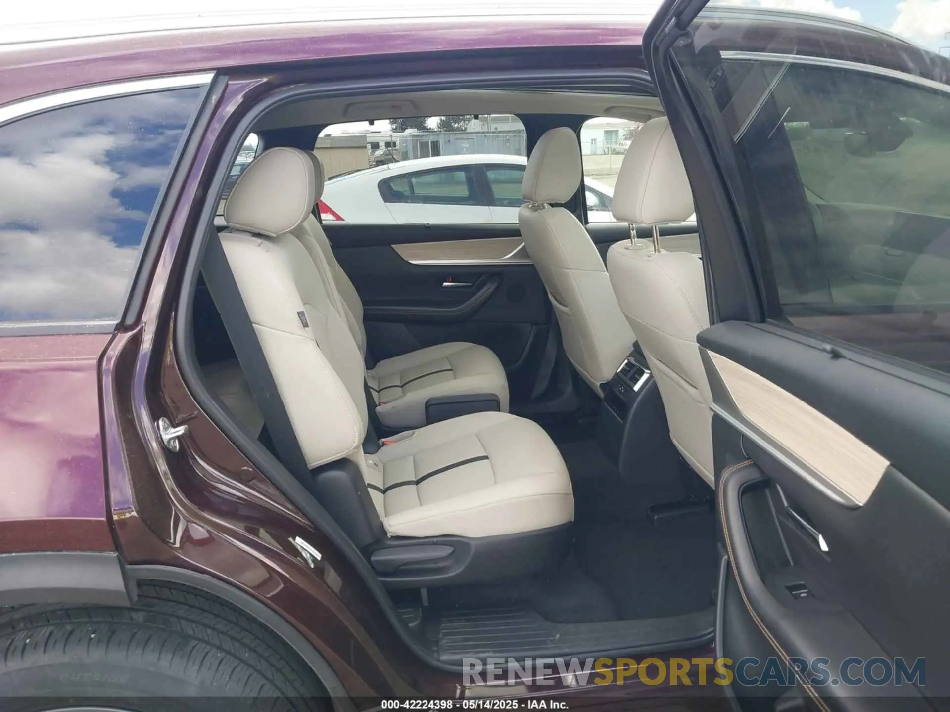 8 Photograph of a damaged car JM3KKDHD0R1108232 MAZDA CX-90 2024