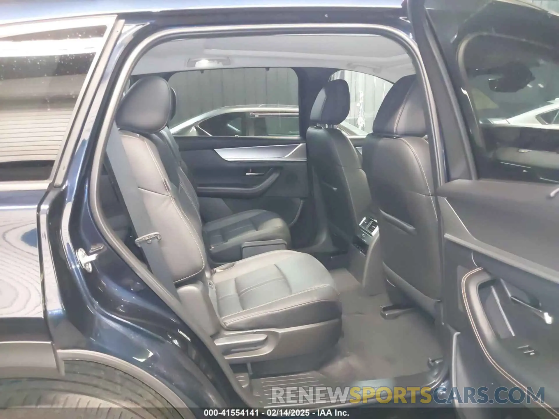8 Фотография поврежденного автомобиля JM3KKDHD2R1127963 MAZDA CX-90 2024