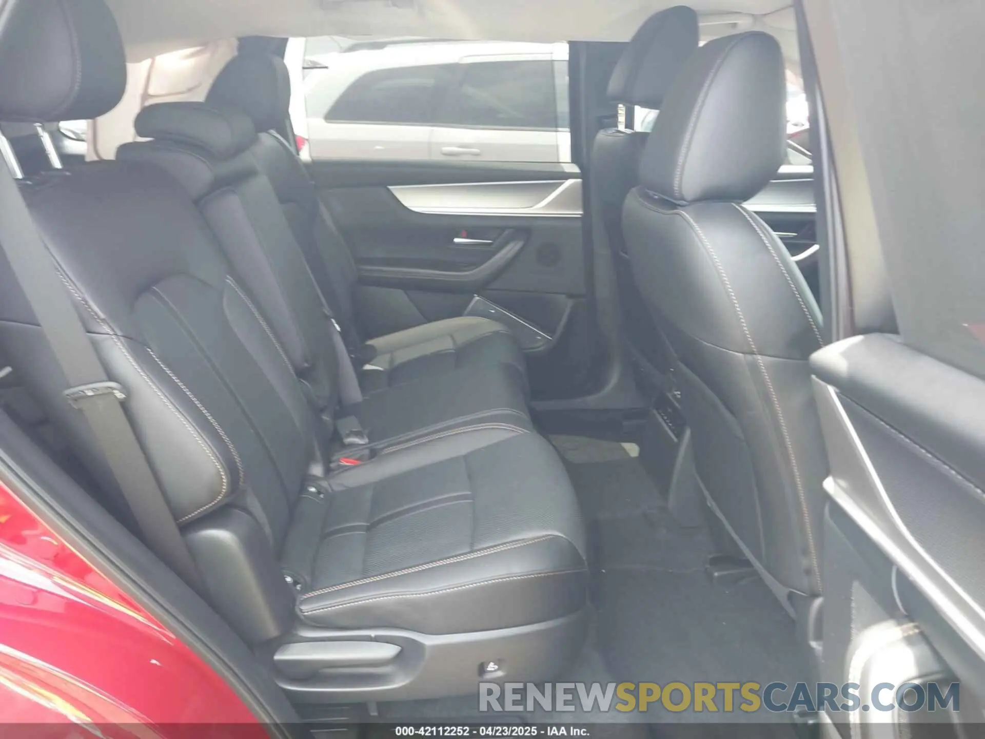 8 Фотография поврежденного автомобиля JM3KKBHD3S1211509 MAZDA CX-90 2025