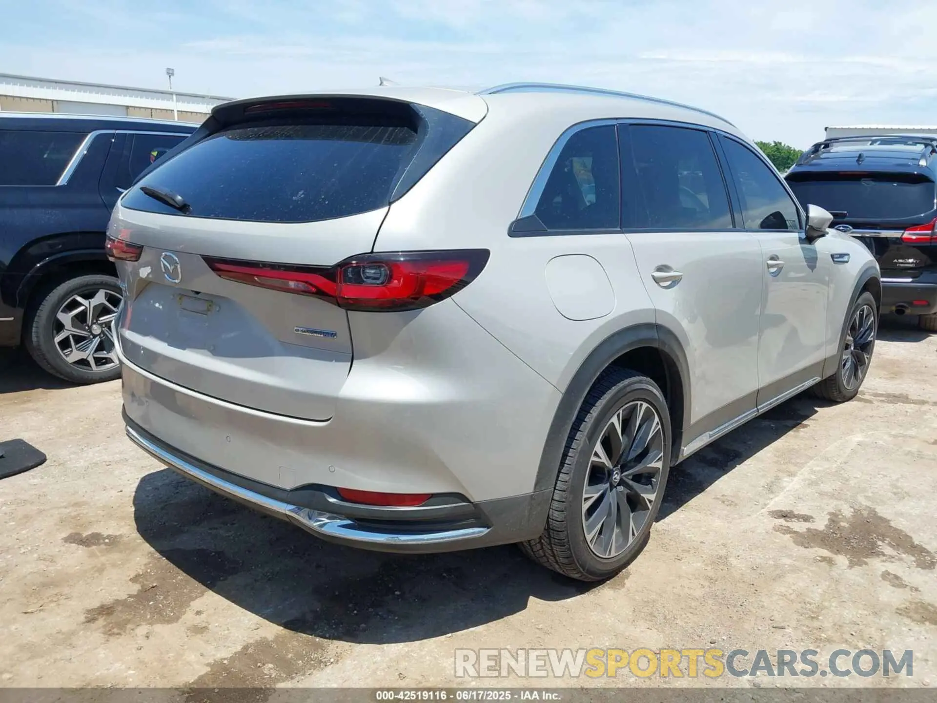 4 Photograph of a damaged car JM3KKDHAXR1102735 MAZDA CX-90 PHEV 2024