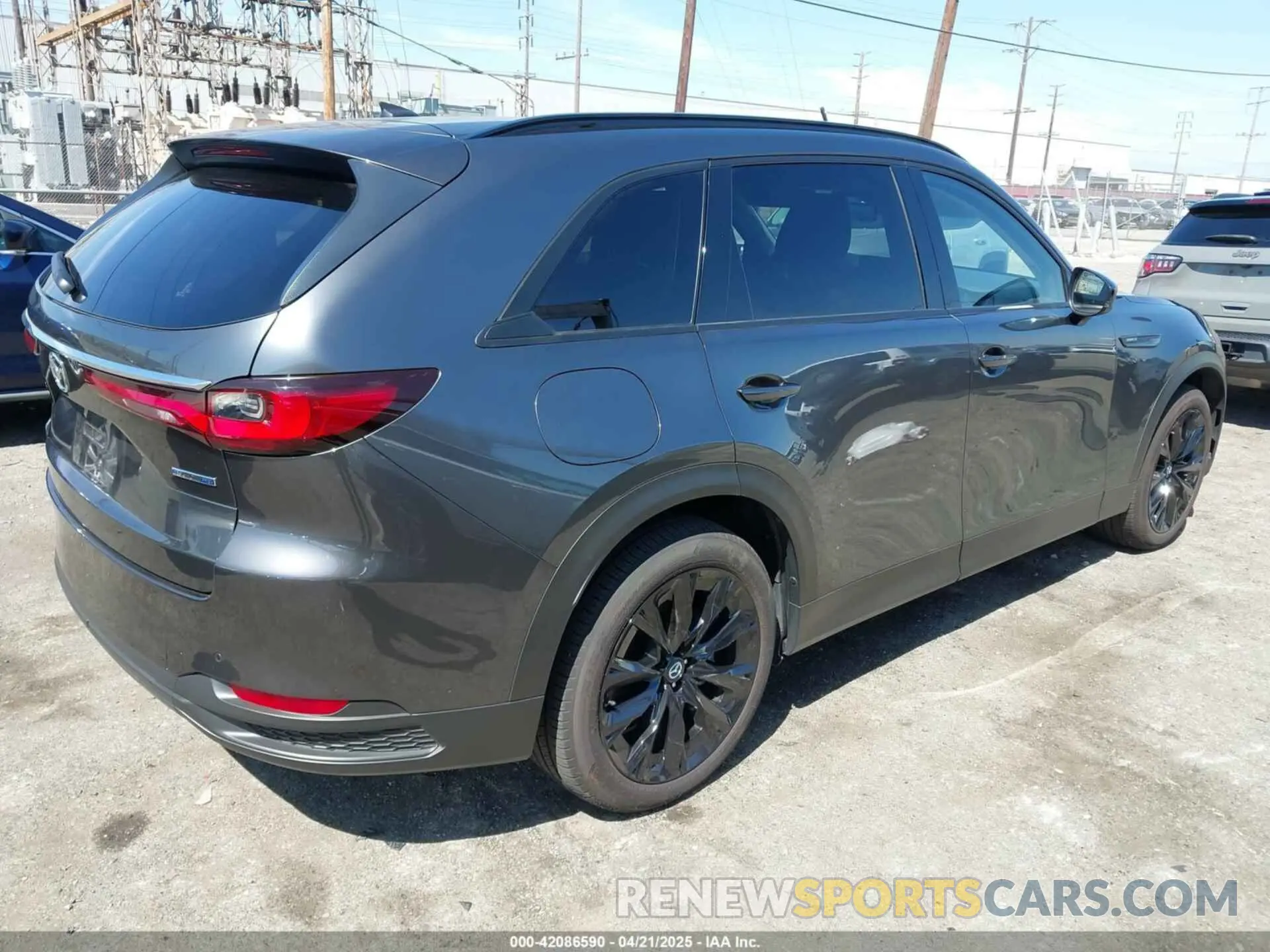 4 Фотография поврежденного автомобиля JM3KKCHAXS1206996 MAZDA CX-90 PHEV 2025