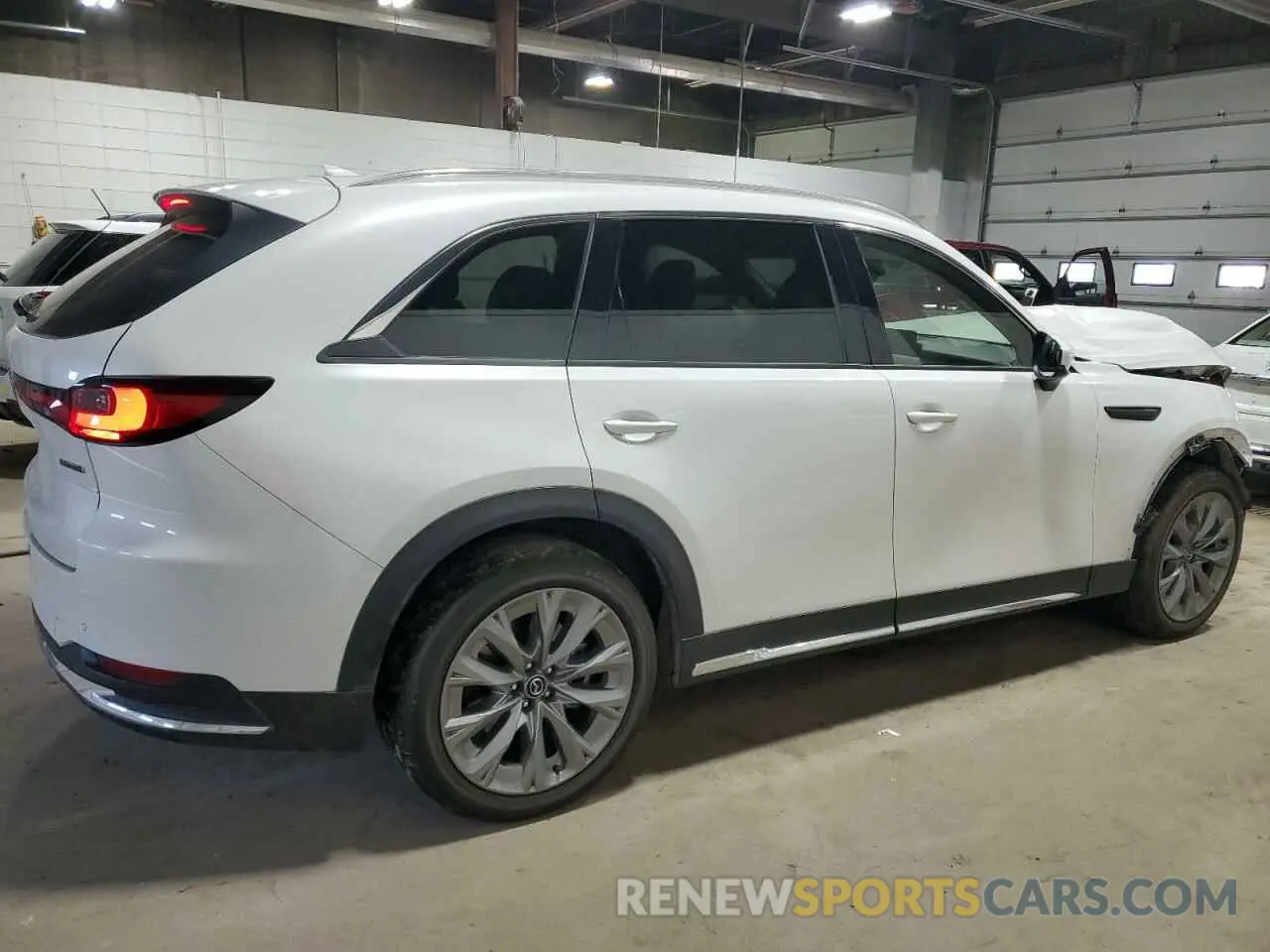 3 Фотография поврежденного автомобиля JM3KKDHD8R1101691 MAZDA CX-90 PREM 2024
