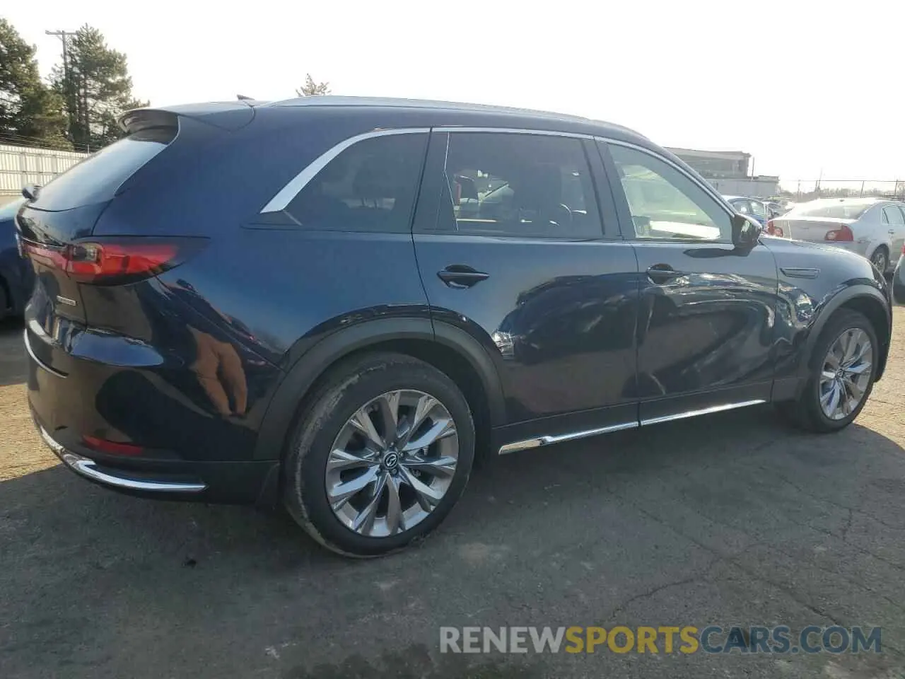 3 Фотография поврежденного автомобиля JM3KKEHD7R1175478 MAZDA CX-90 PREM 2024