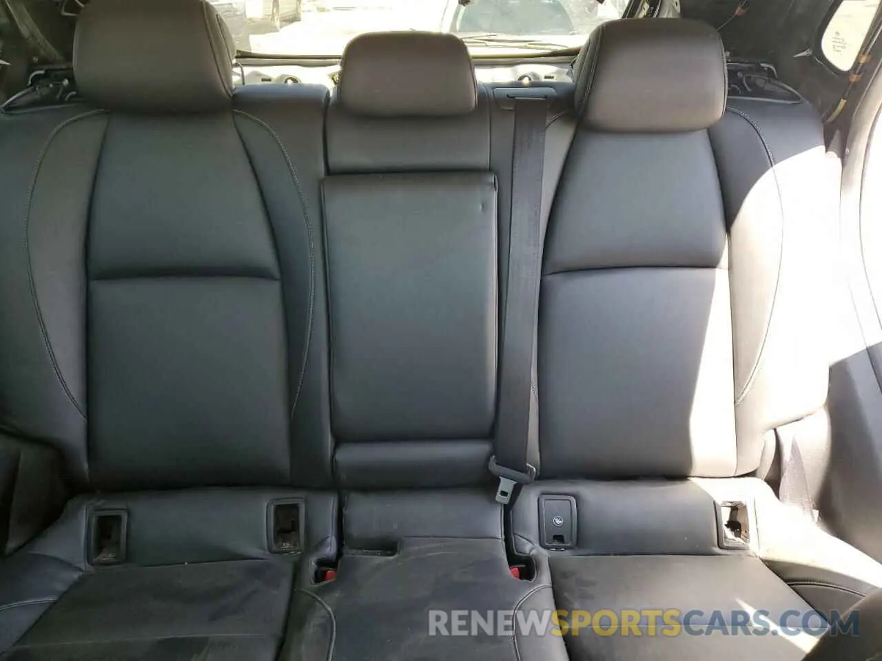 10 Photograph of a damaged car 3MVDMACL5LM106798 MAZDA CX30 2020