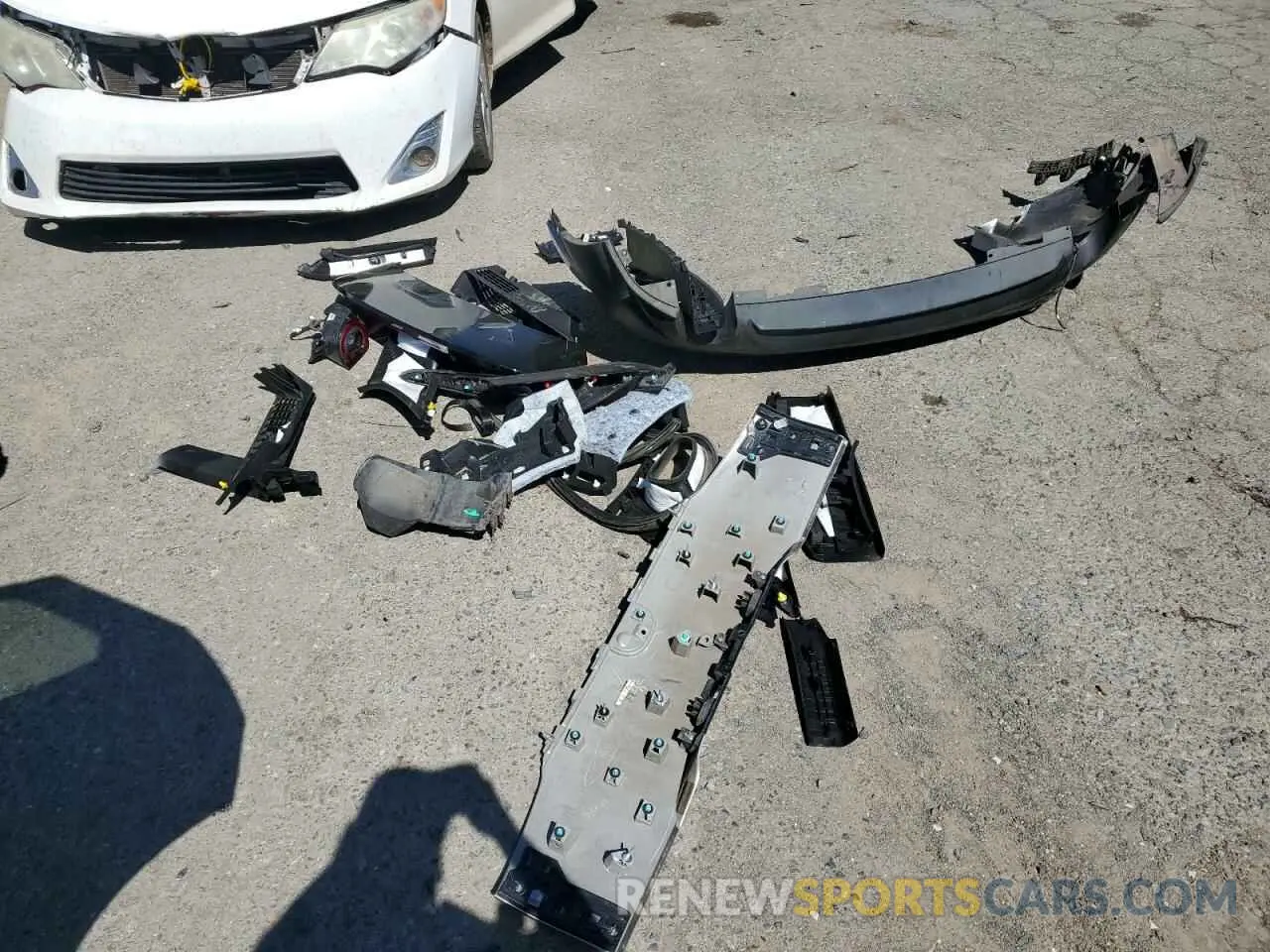 15 Photograph of a damaged car 3MVDMACL5LM106798 MAZDA CX30 2020