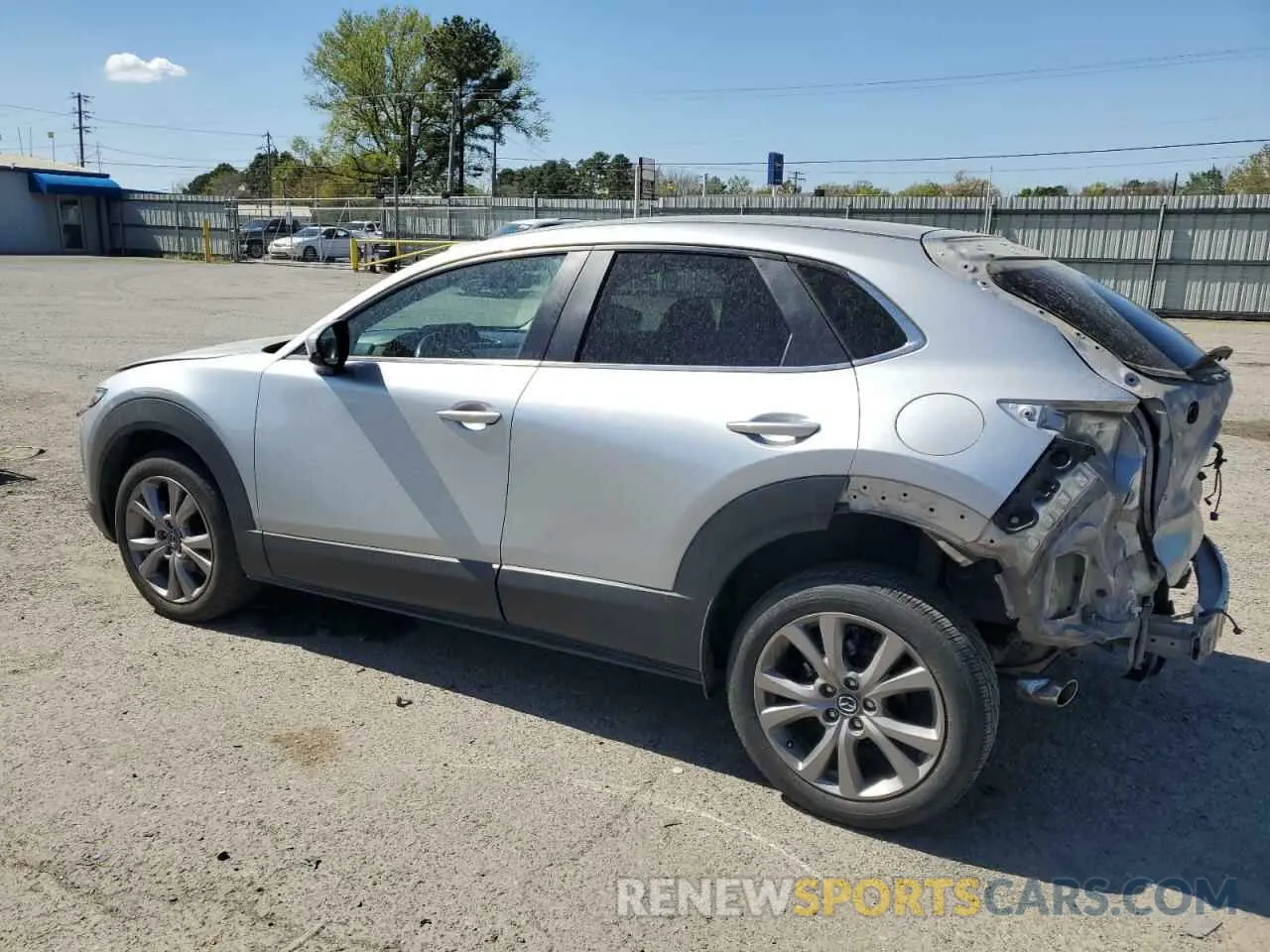 2 Photograph of a damaged car 3MVDMACL5LM106798 MAZDA CX30 2020