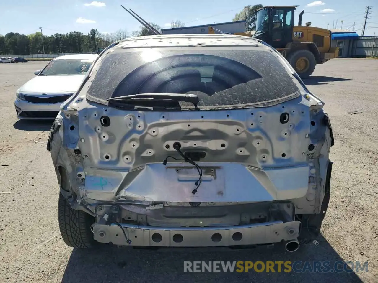 6 Photograph of a damaged car 3MVDMACL5LM106798 MAZDA CX30 2020