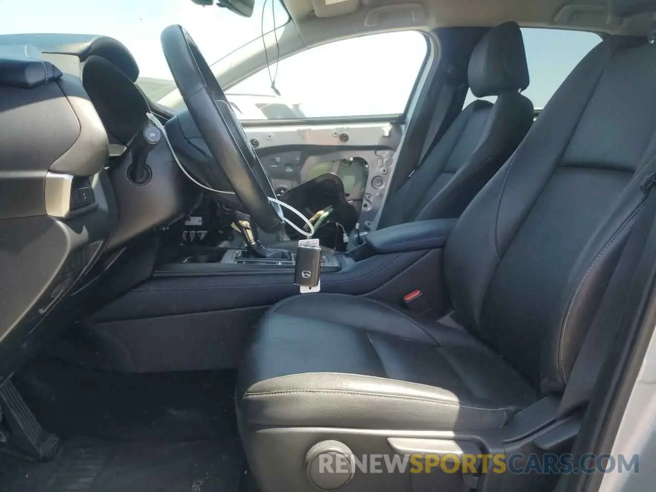 7 Photograph of a damaged car 3MVDMACL5LM136111 MAZDA CX30 2020