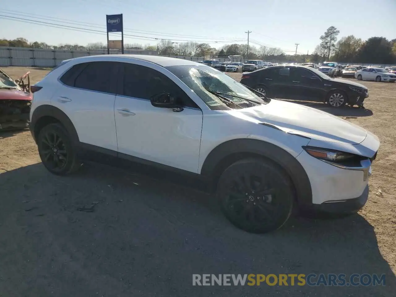 4 Photograph of a damaged car 3MVDMACLXLM112175 MAZDA CX30 2020