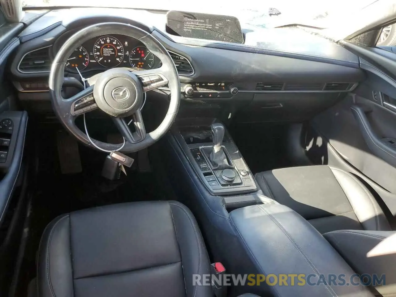 8 Photograph of a damaged car 3MVDMACLXLM112175 MAZDA CX30 2020