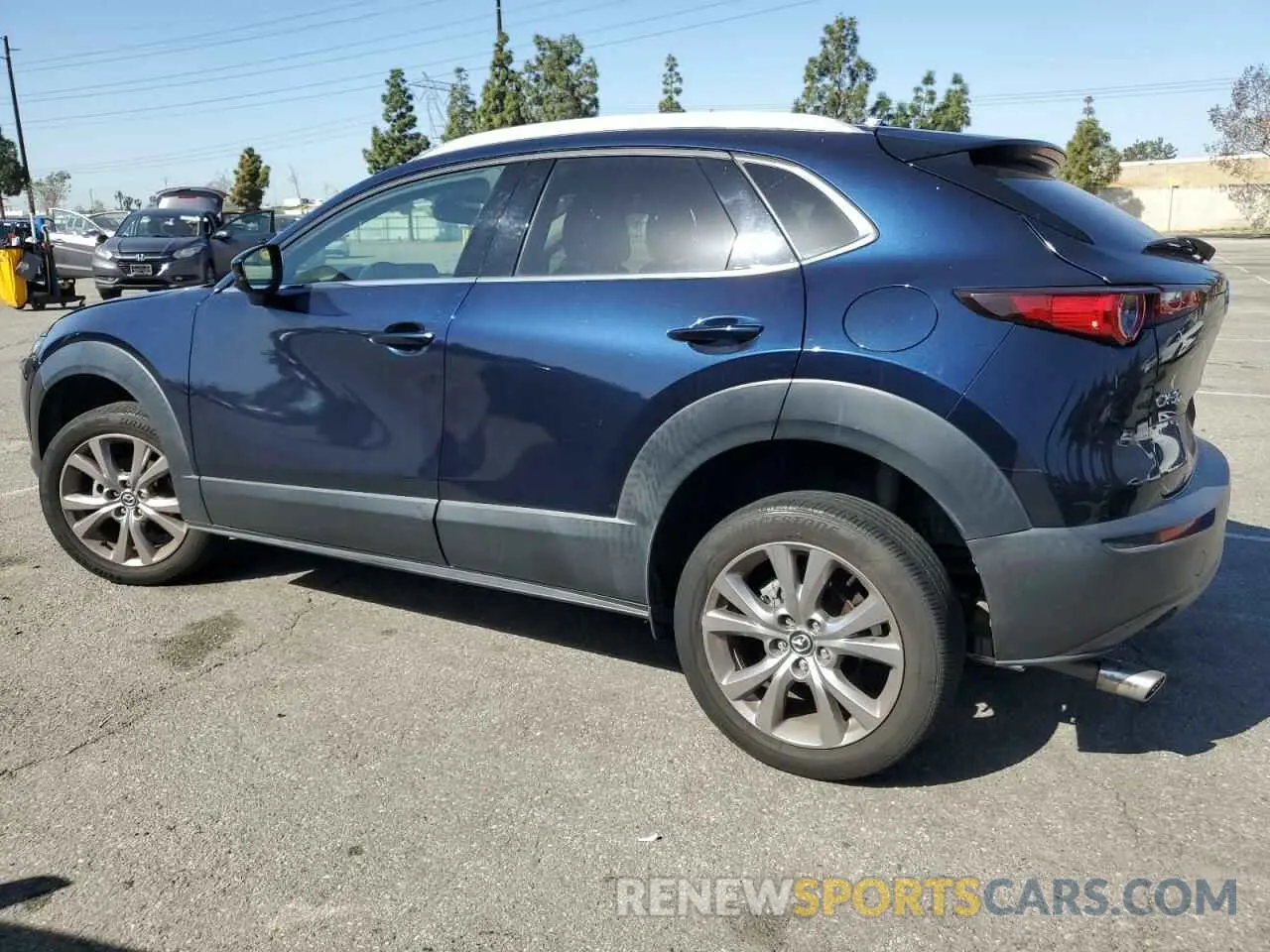 2 Photograph of a damaged car 3MVDMAEM2LM134841 MAZDA CX30 2020