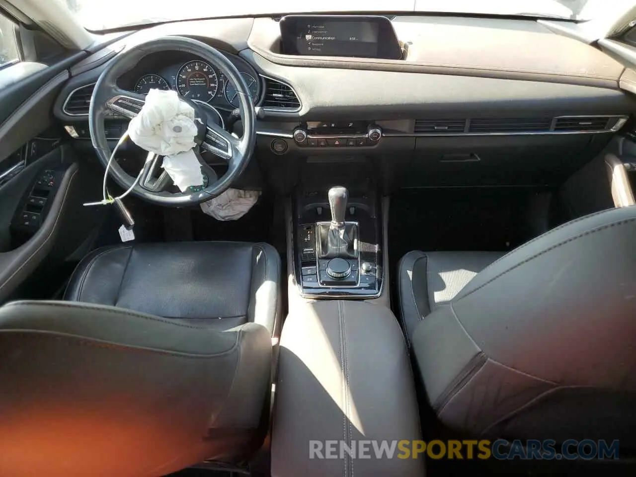 8 Photograph of a damaged car 3MVDMAEM2LM134841 MAZDA CX30 2020