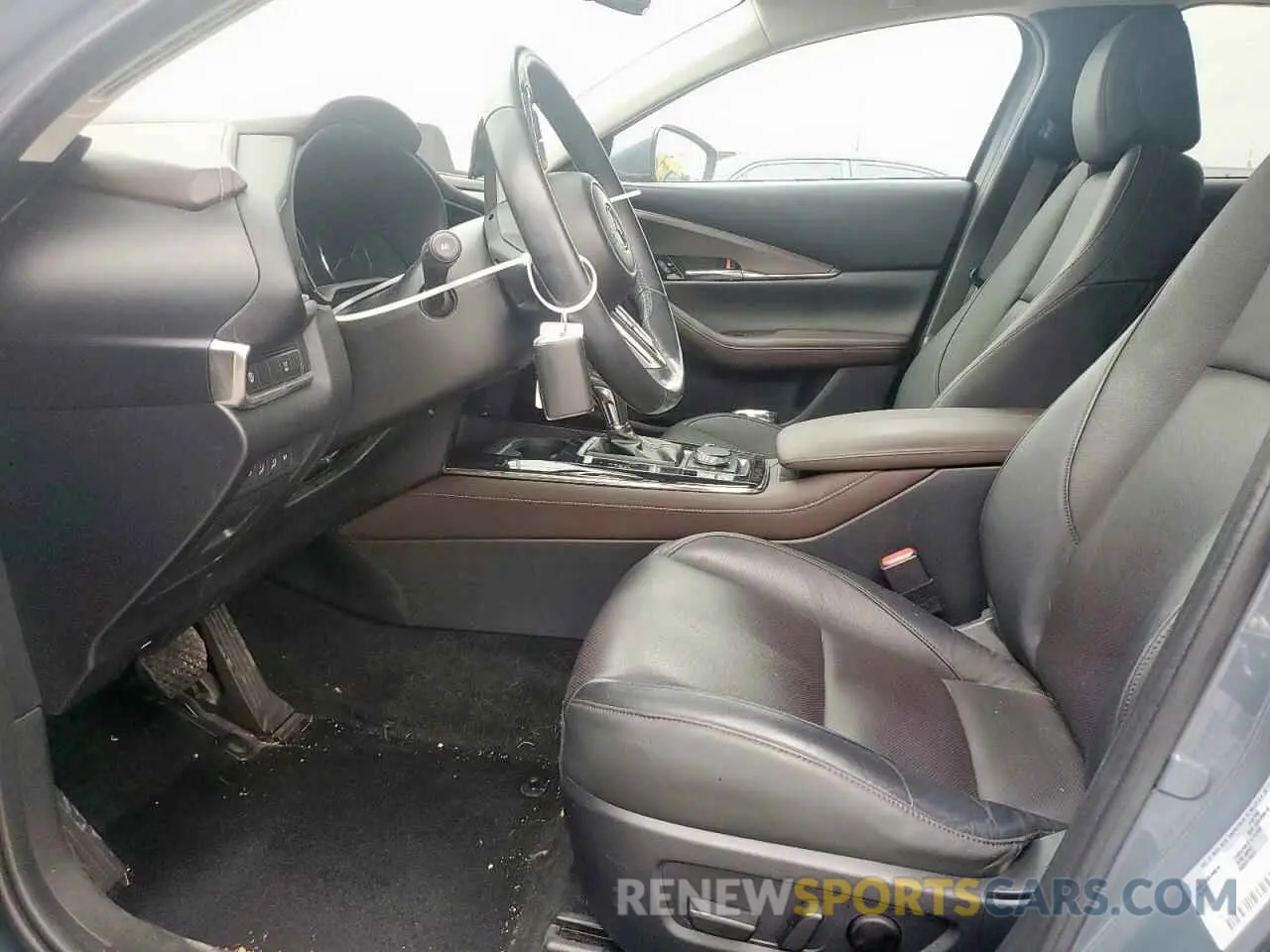 7 Photograph of a damaged car 3MVDMAEM3LM133701 MAZDA CX30 2020