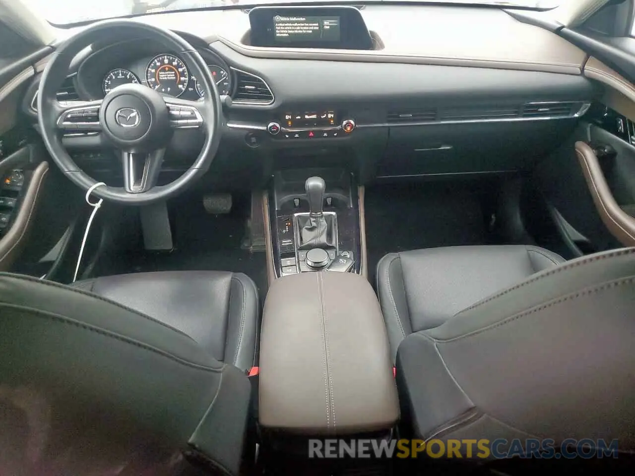 8 Photograph of a damaged car 3MVDMAEM3LM133701 MAZDA CX30 2020