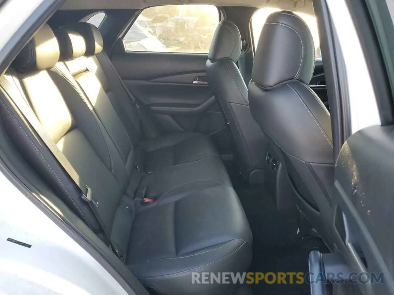 11 Photograph of a damaged car 3MVDMBCL1LM115794 MAZDA CX30 2020