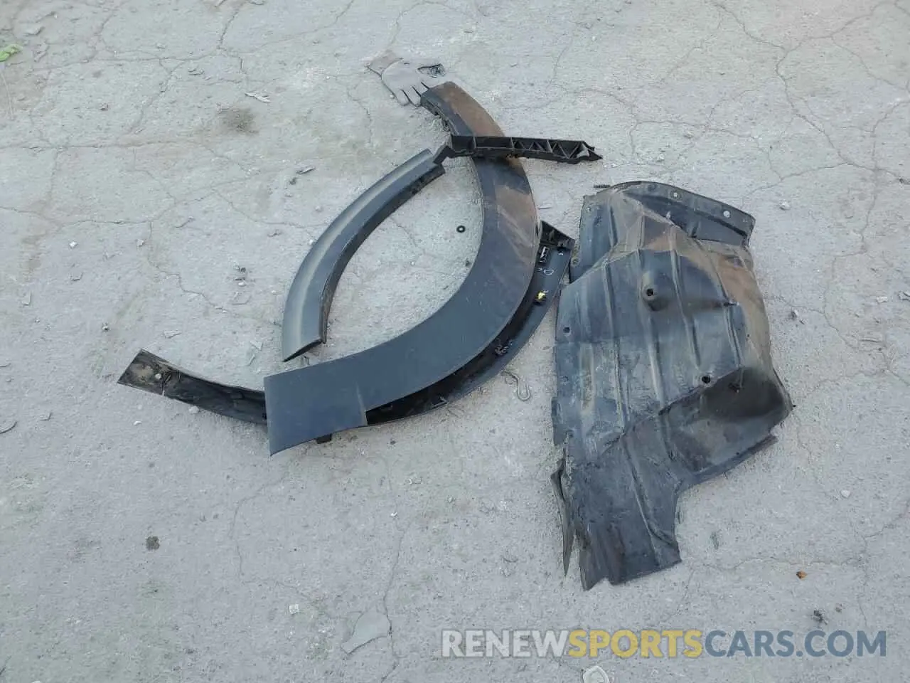 13 Photograph of a damaged car 3MVDMBCL1LM115794 MAZDA CX30 2020